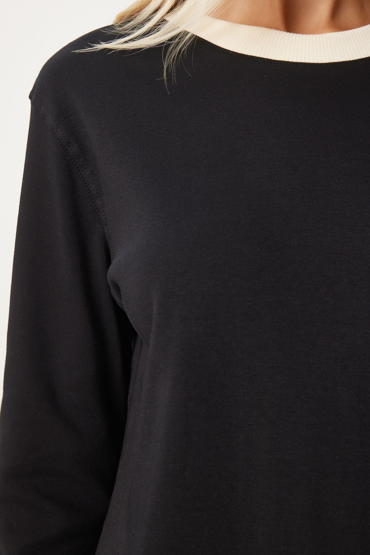 Female black contrast color collar cotton knitted basic blouse NJ00157