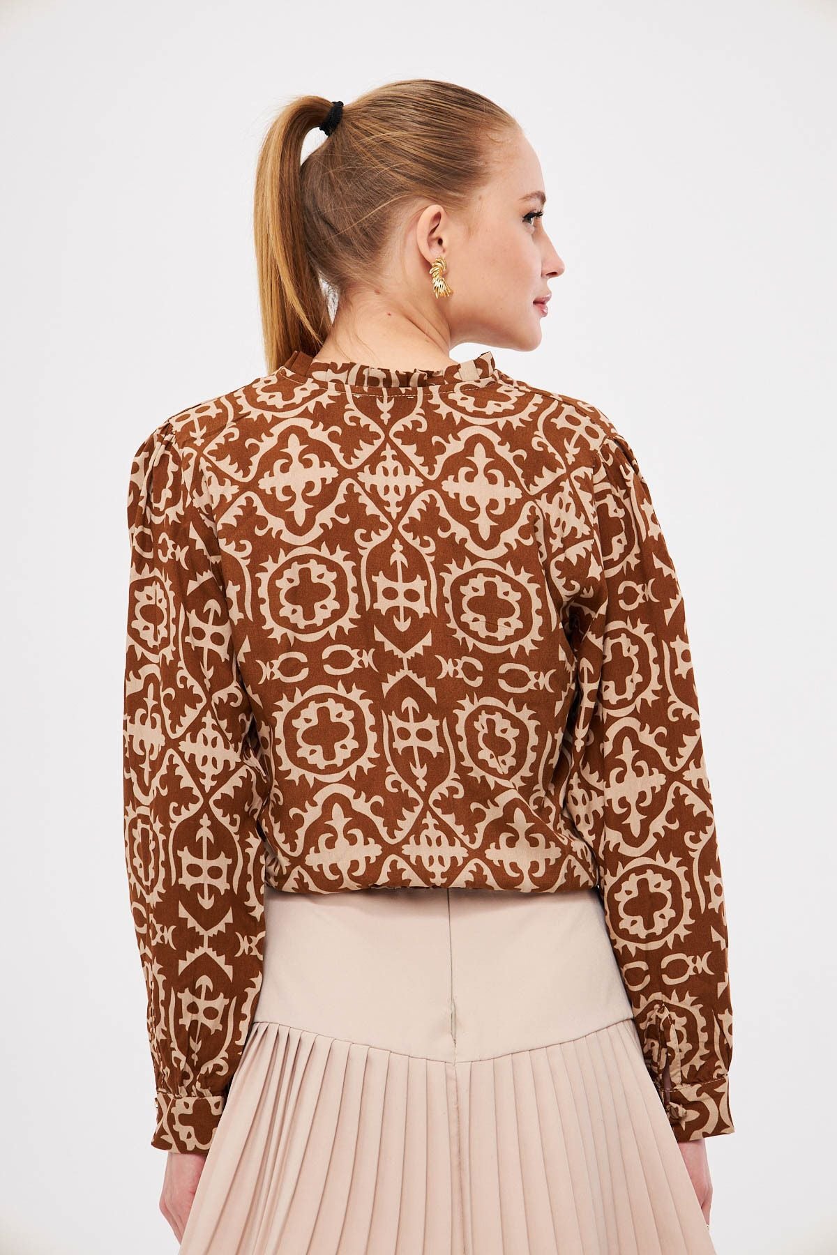 Female Coffee V-Neck Collar Pile Detailed Waist Waist Bluke Blouse ARM-25K001003