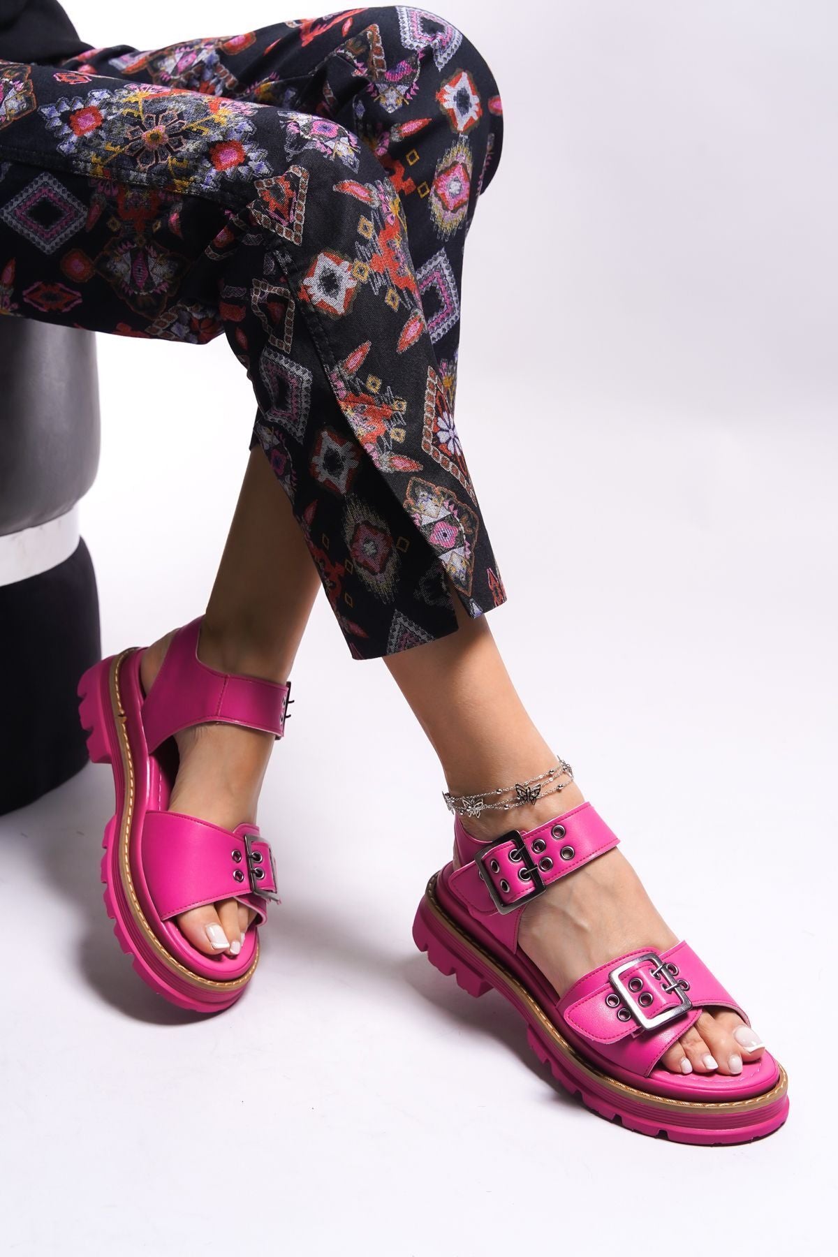 SYANLond Woman Sandals 0012740 Fuchsia