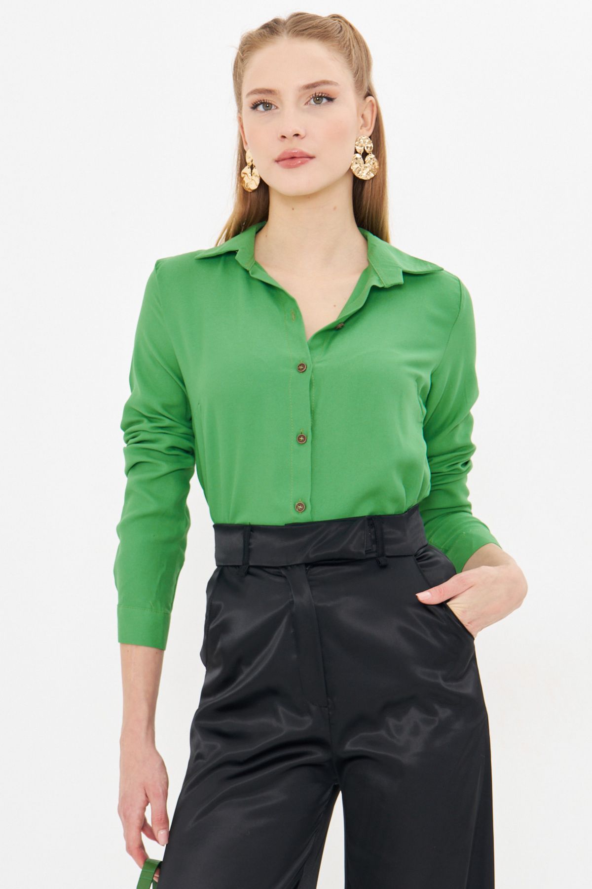 Female grass green long sleeve flat shirt ARM-18Y001176