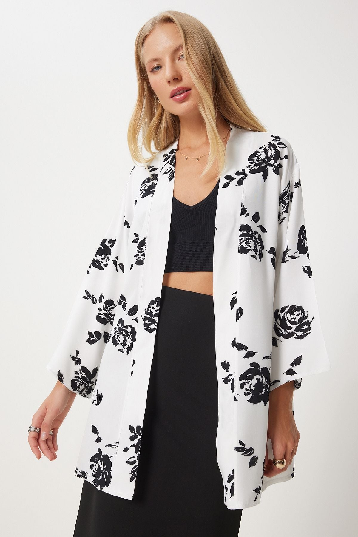 Kadın Beyaz Desenli Viskon Kimono EN00615