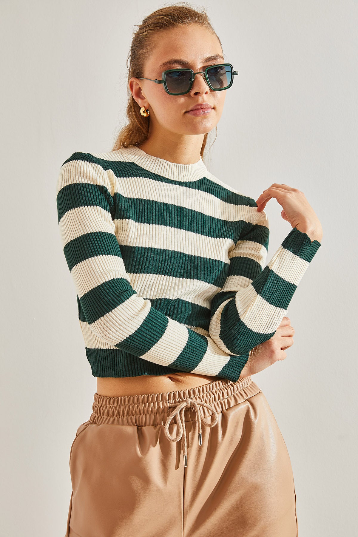 Women's Striped Half Turtleneck Crop Knitwear Blouse 20223269