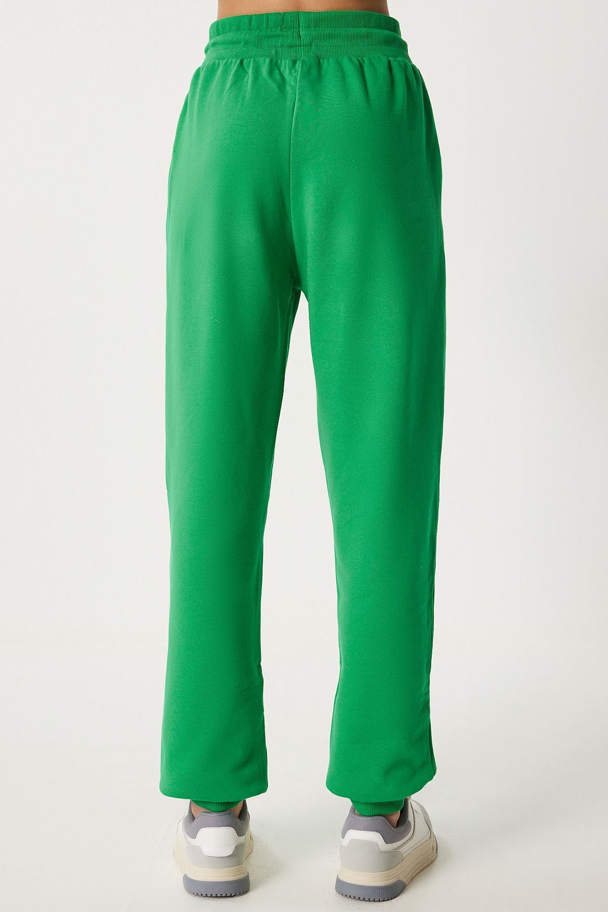 Sweatshirt jogger with women's green hoods.