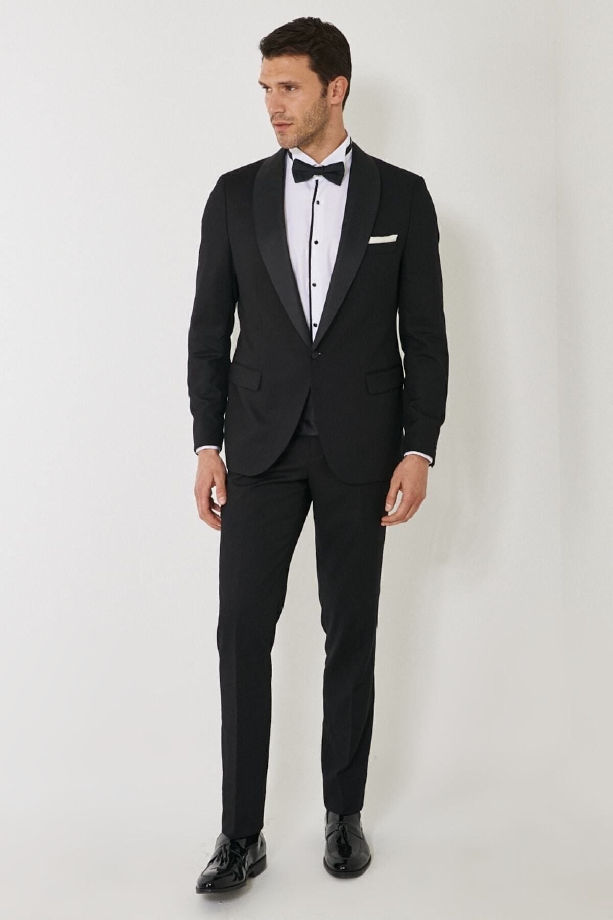 Men's black slim fit narrow cut narrow cut mono collar porch tuxedo with patterned patterned grooming