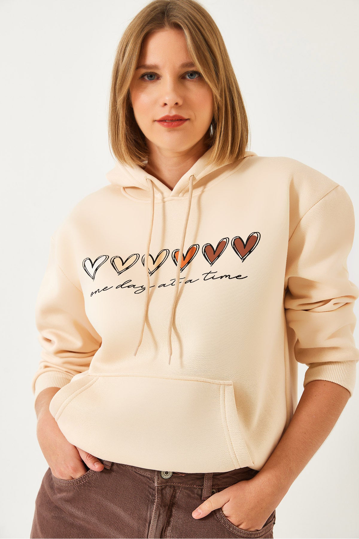 Women's Three Thread Raster Colored Heart Printed Hooded Sweatshirt MBHS025 60601025