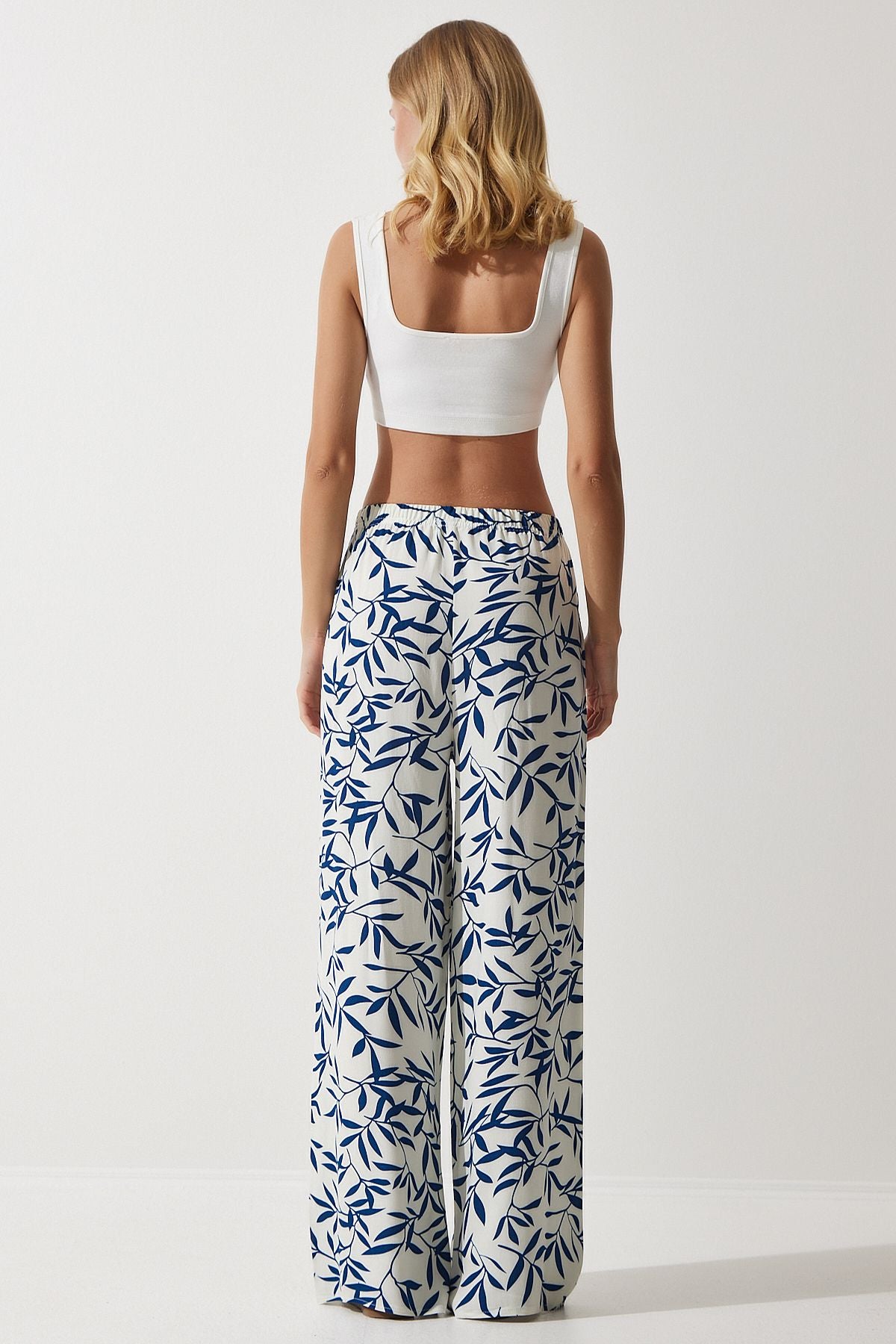 Woman White Navy Blue Patterned Viscose Palazzo Pants EN00606