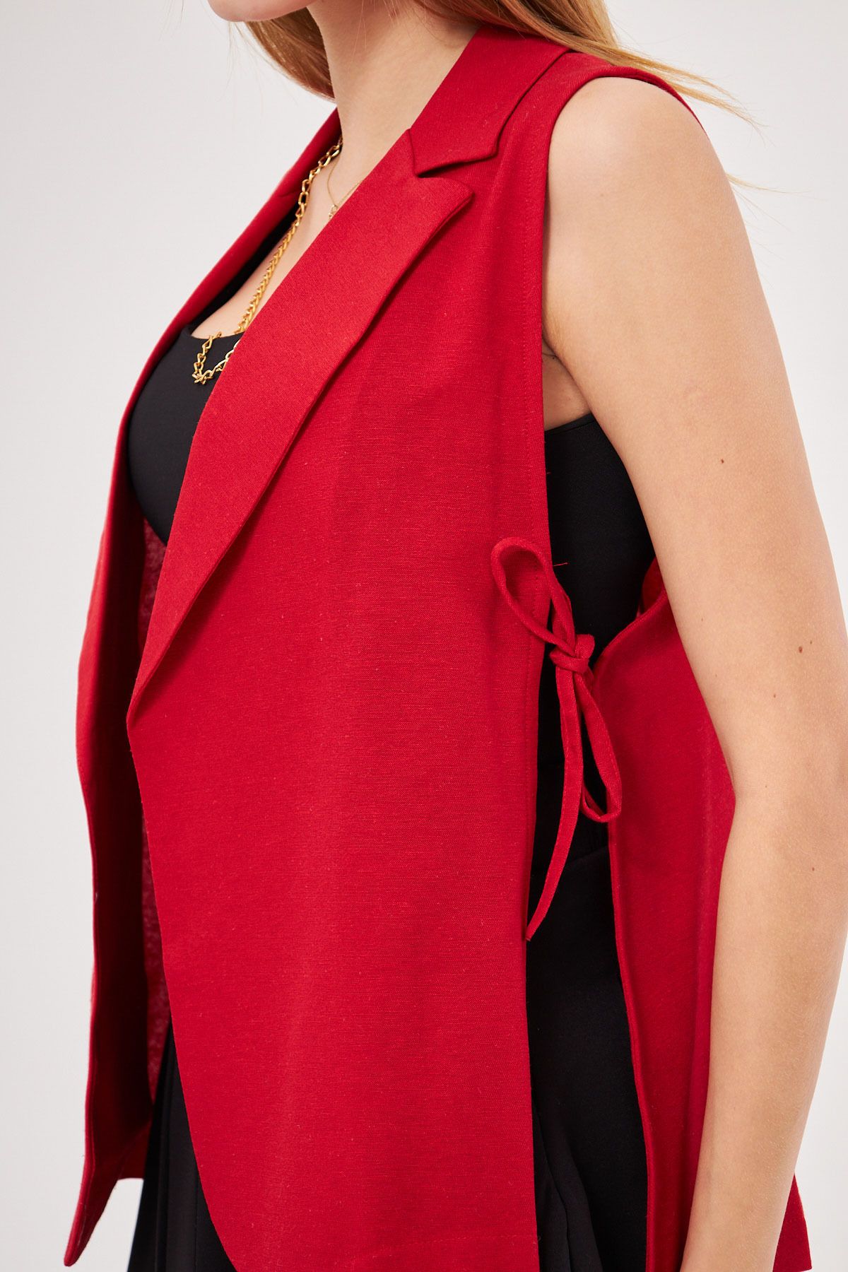 Female Red Men's Neckline Vest on Side Arm-25k001007