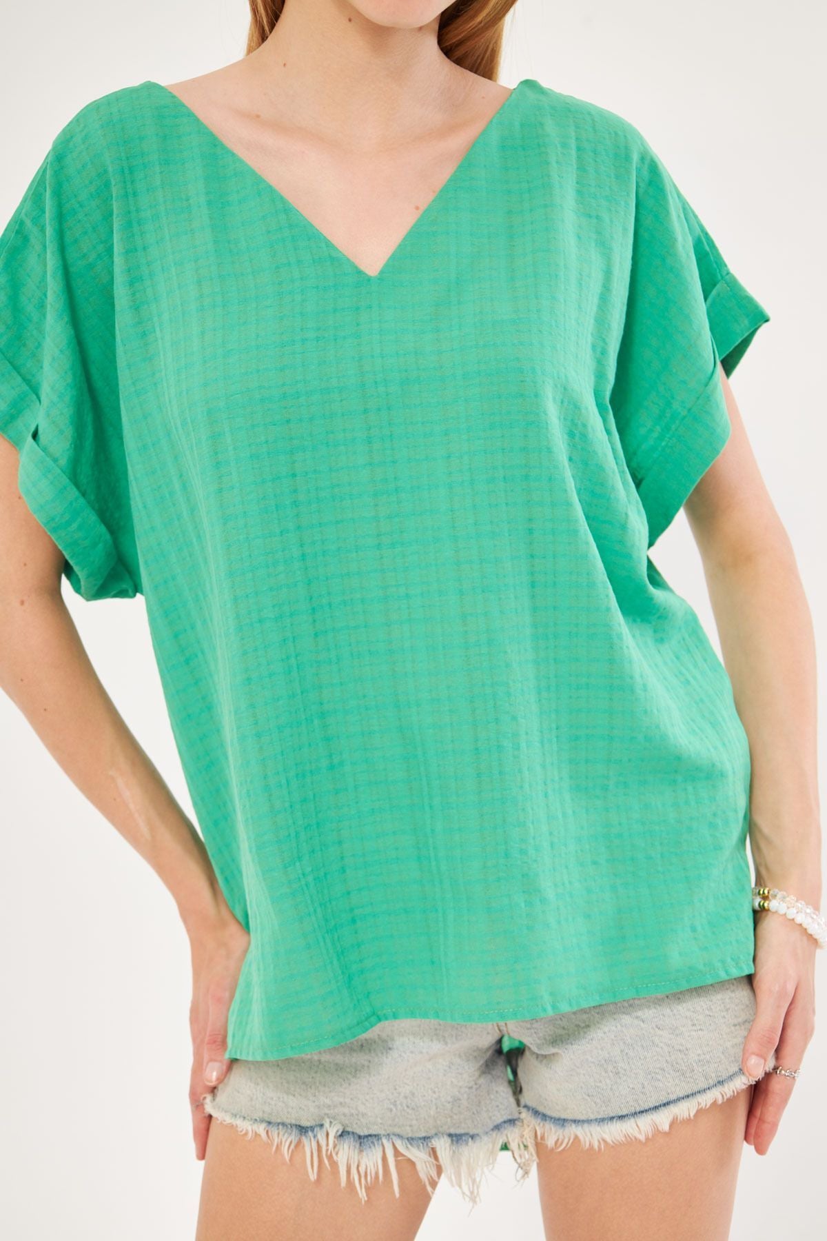 WOMEN LIGHT GREEN V-YAKA SIDE SPRING LONG DIVER DUPLE ARM DETAILED Oversiz Blouse ARM-24Y001074