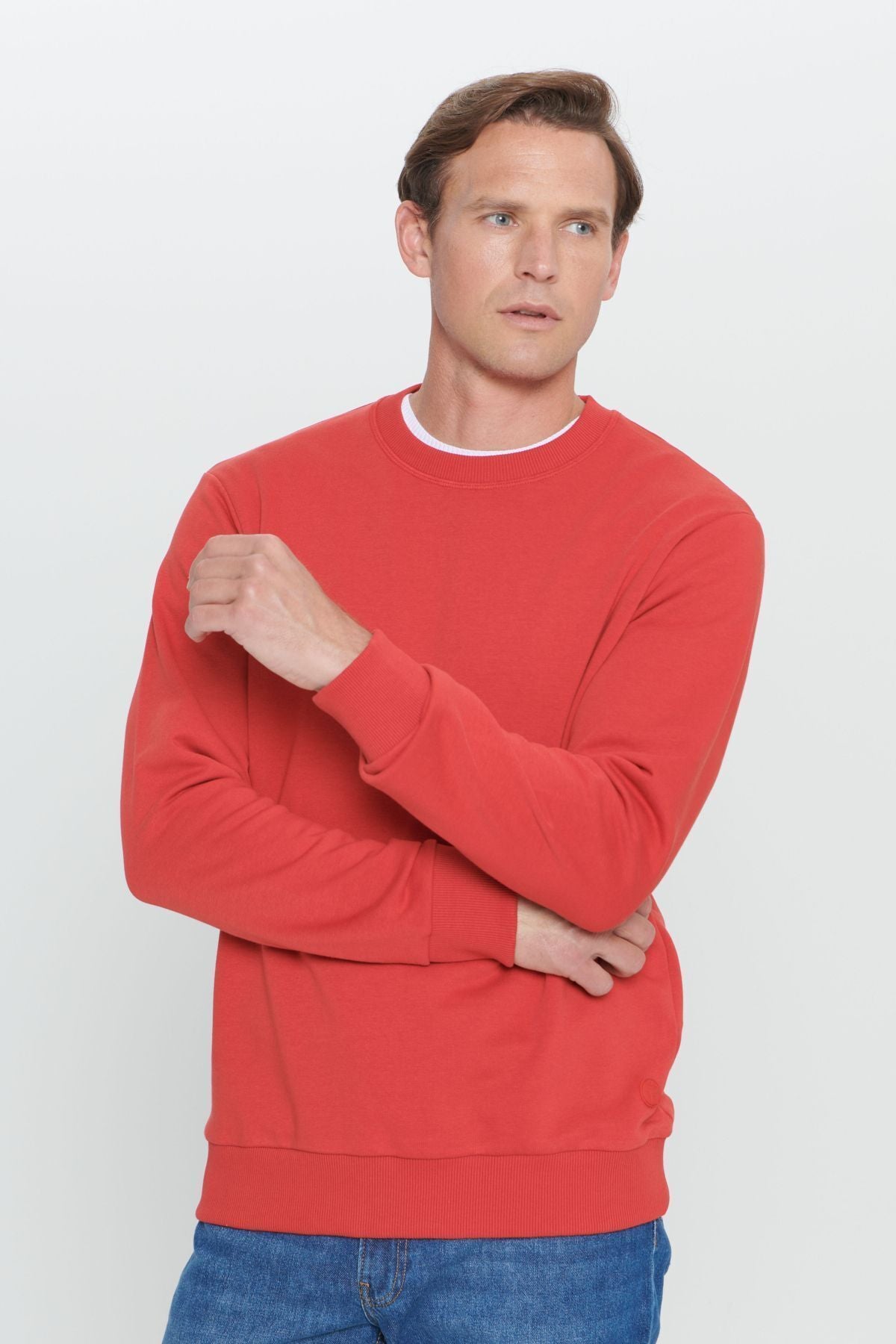 Men's Red Standard Fit Normal Cut Cycling Cotton Cotton Sweatshirt