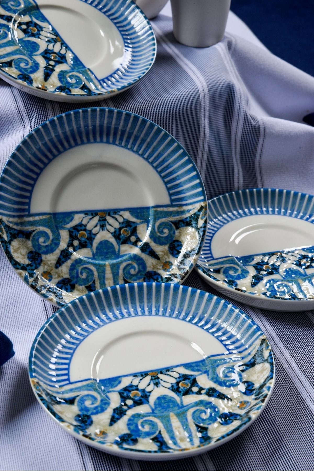 Azur 6 Piece Porcelain Tea Plate Set