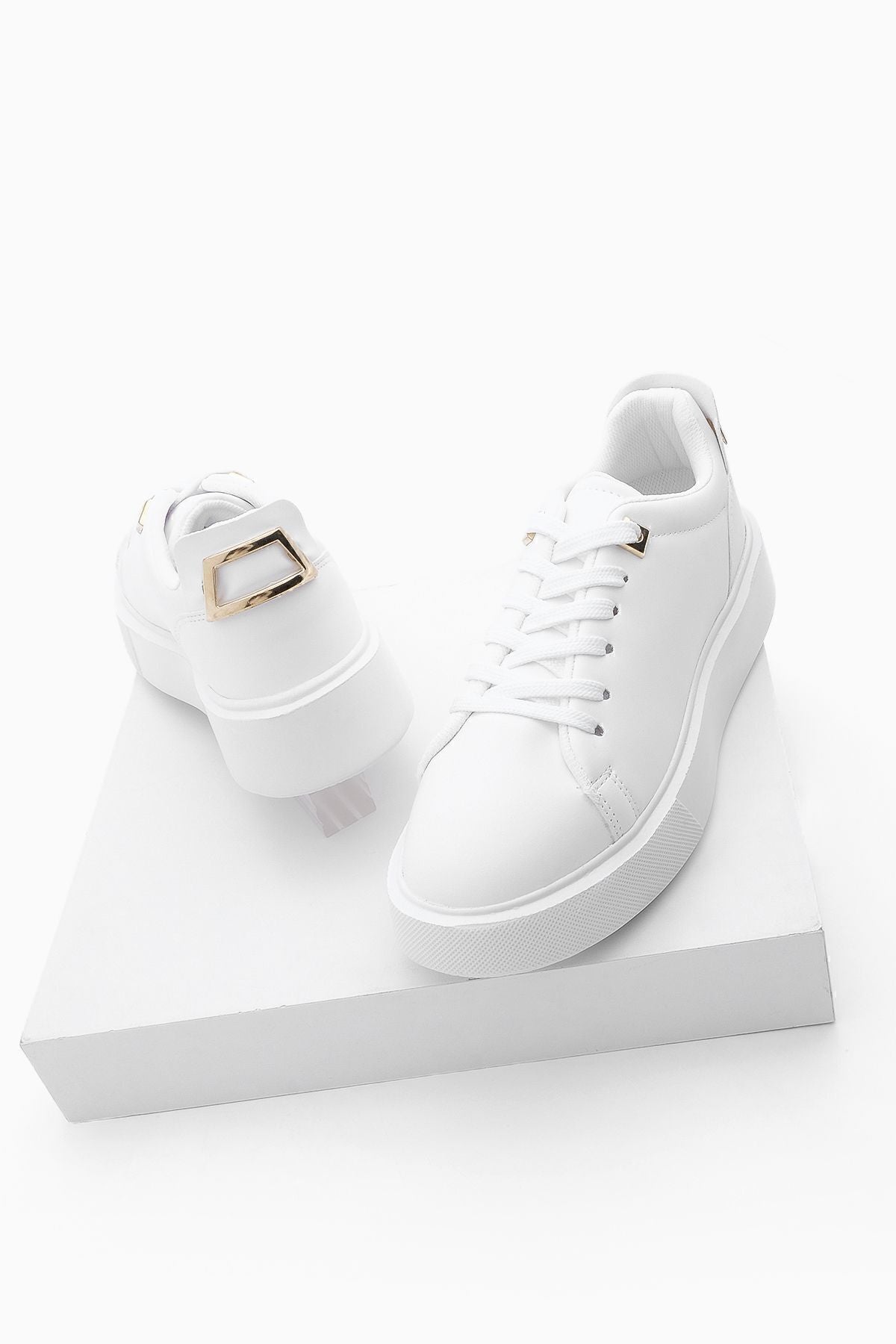 Women Sneaker thick base golden buckle detailed laces shoes Rofke White