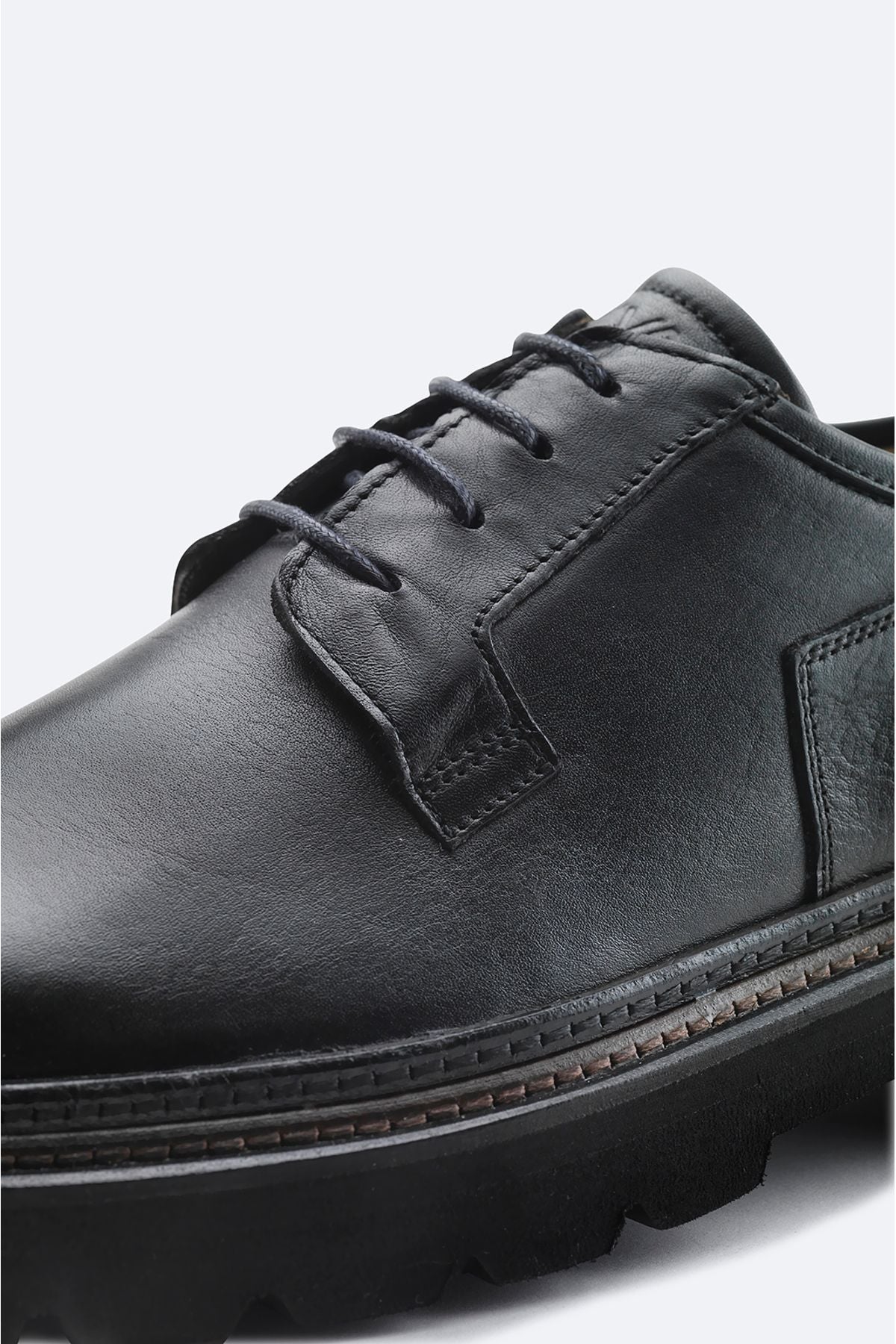 Men's Black 100 %Leather Lacing Flexible Base Classic Shoes A32Y8026