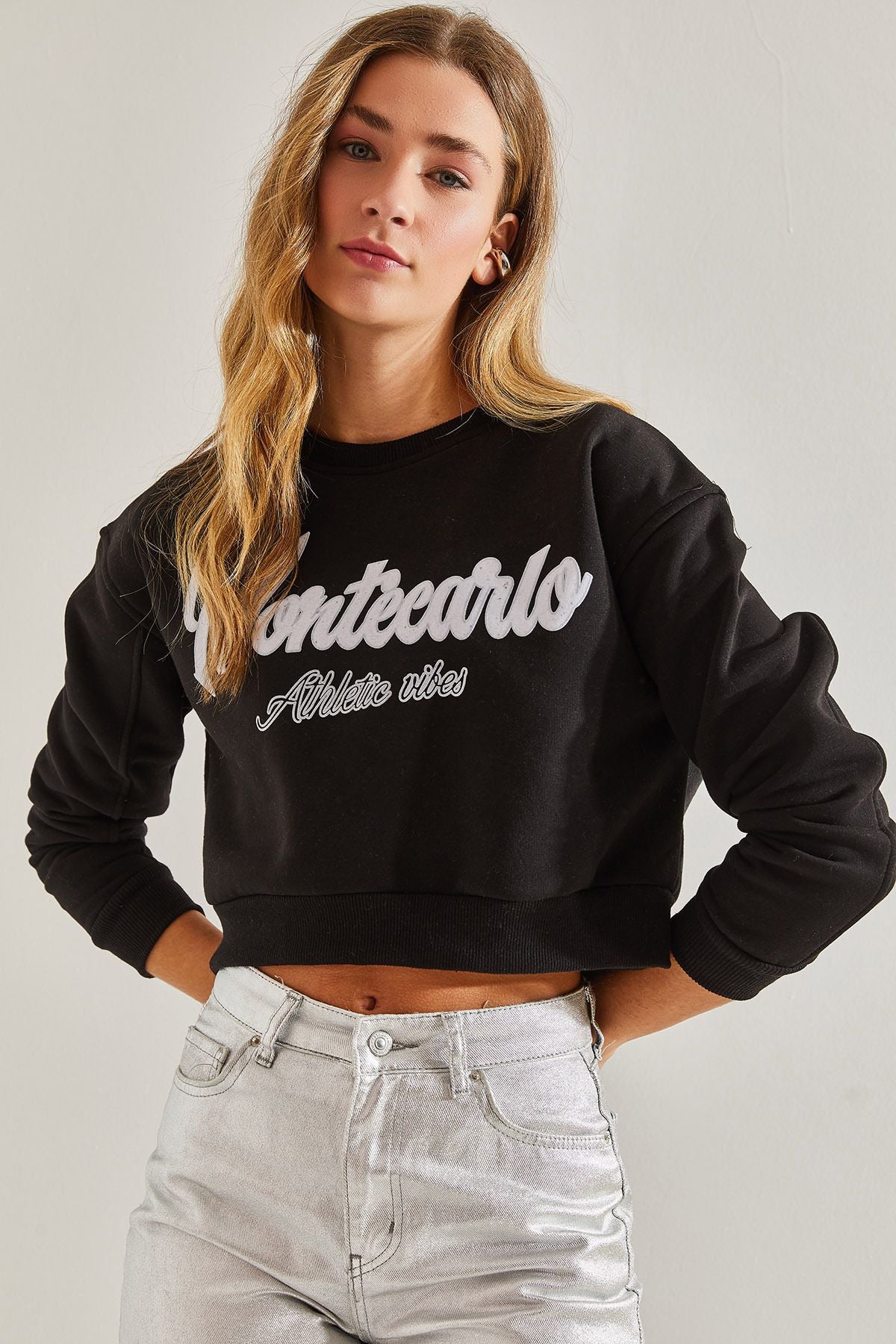 Woman Printed Crop Three Yarn Sweatshirt