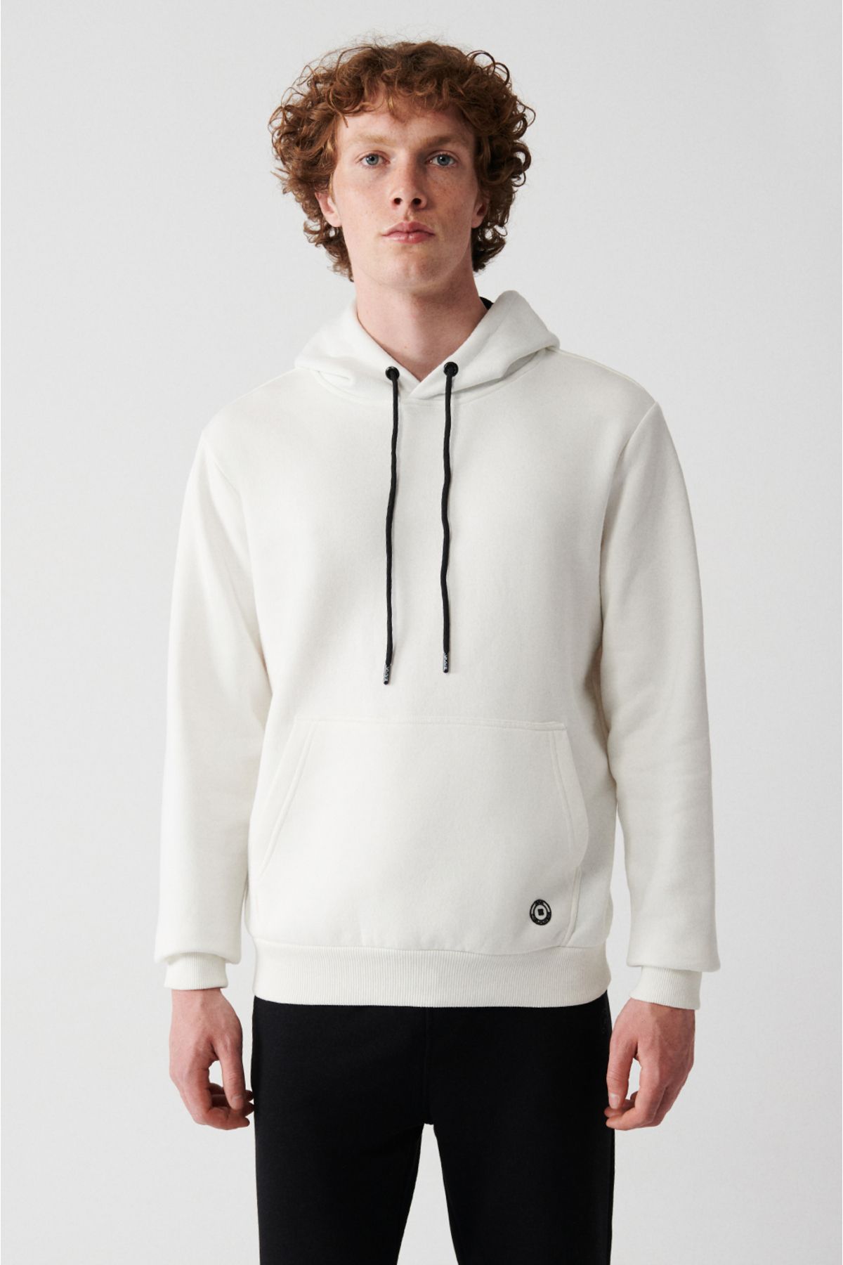 Men's white hooded 3 -squeezed cotton sweatshirt E001018