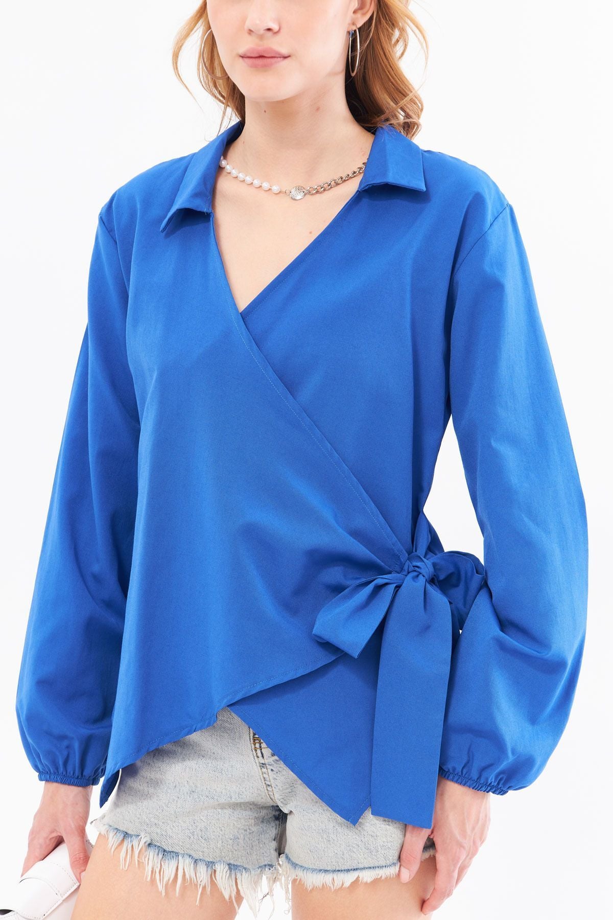 Female Saks Collar Cruve Blouse ARM-22Y024025