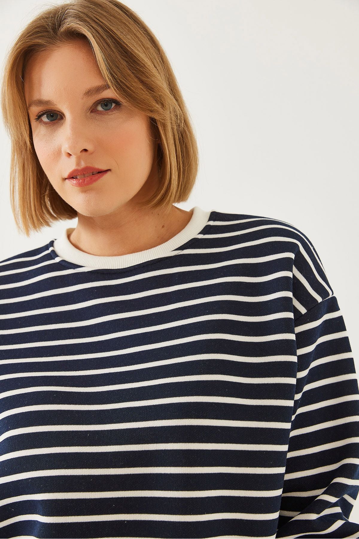WOMEN'S THREE YEAR SWEATSHIRT 60251882