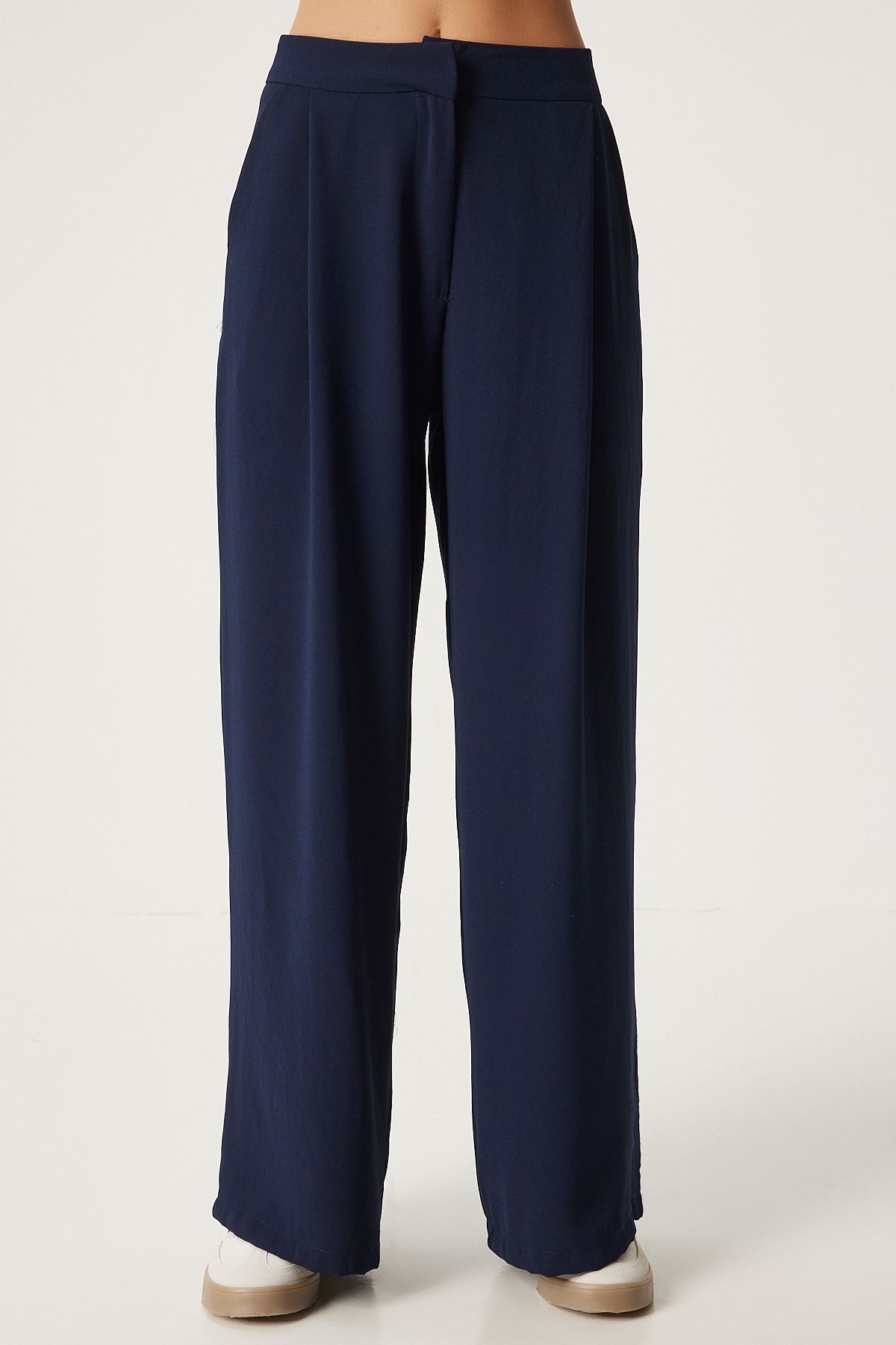 Woman Navy Blue Pleated Woven Palazzo Pants UL00038