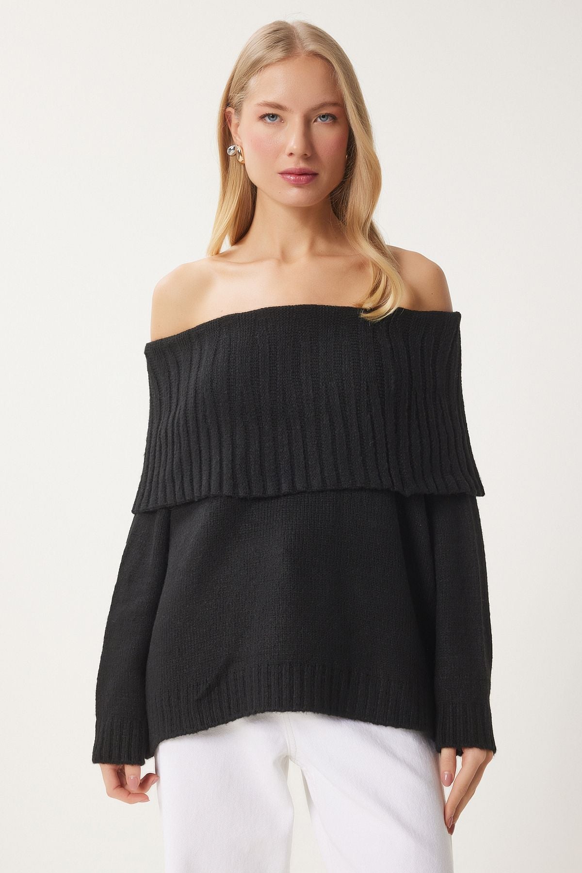 Female black madonna collar knitwear sweater MT00156