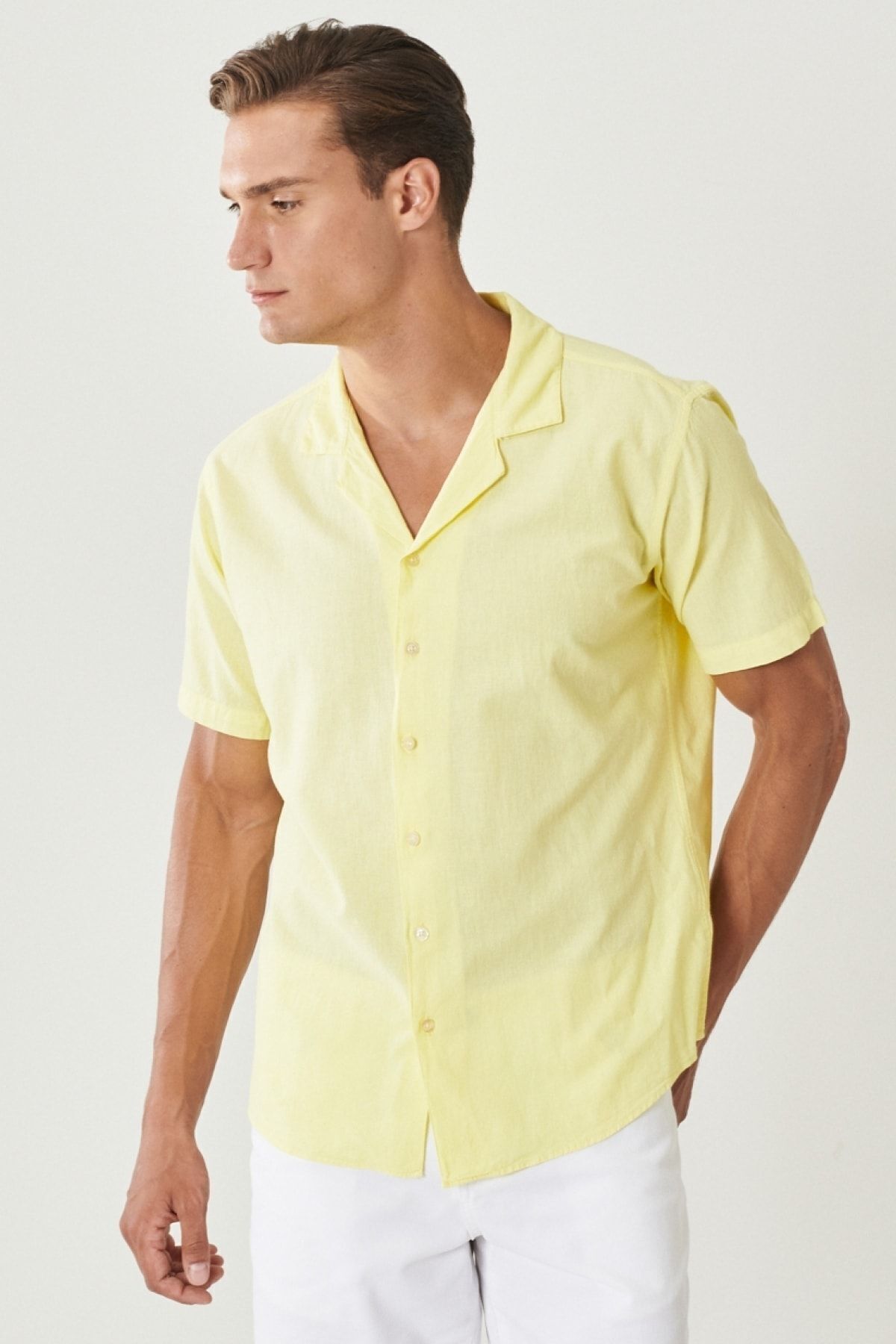 Men's yellow linen comfort fit comfortable cut mono collar short sleeve flat shirt