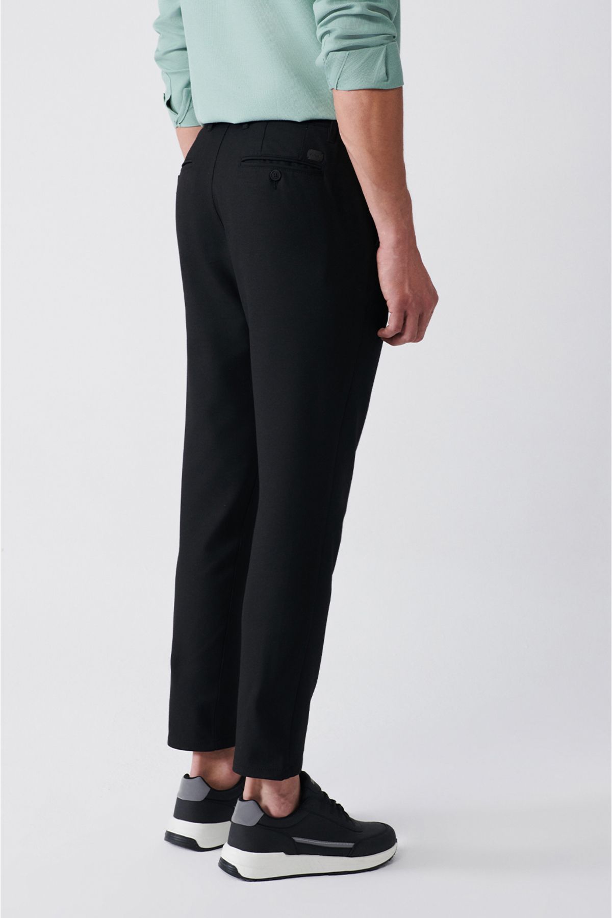 Men's black side with soft button with a soft button W-Leisure Fit Chino Pants B003027