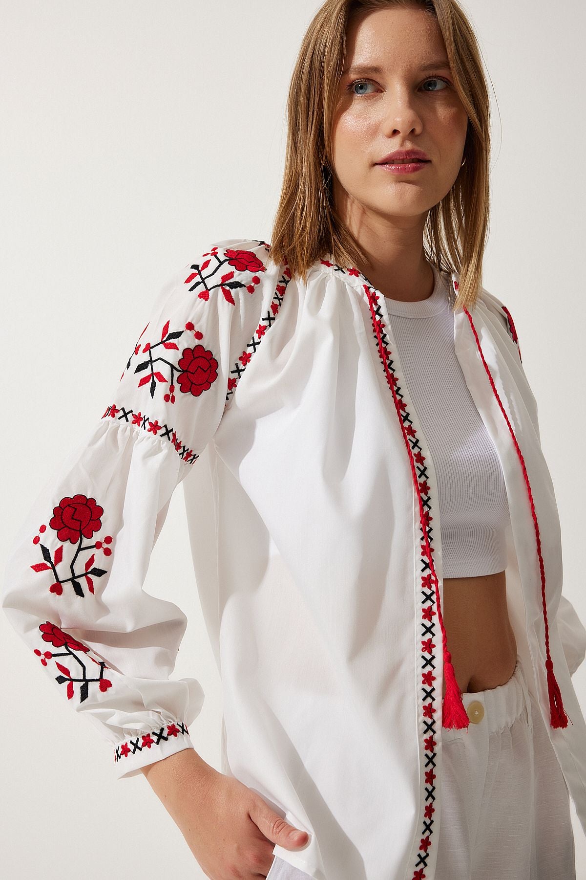 Women's White Embroidery Balloon Sleeve Poplin Blouse ES00158
