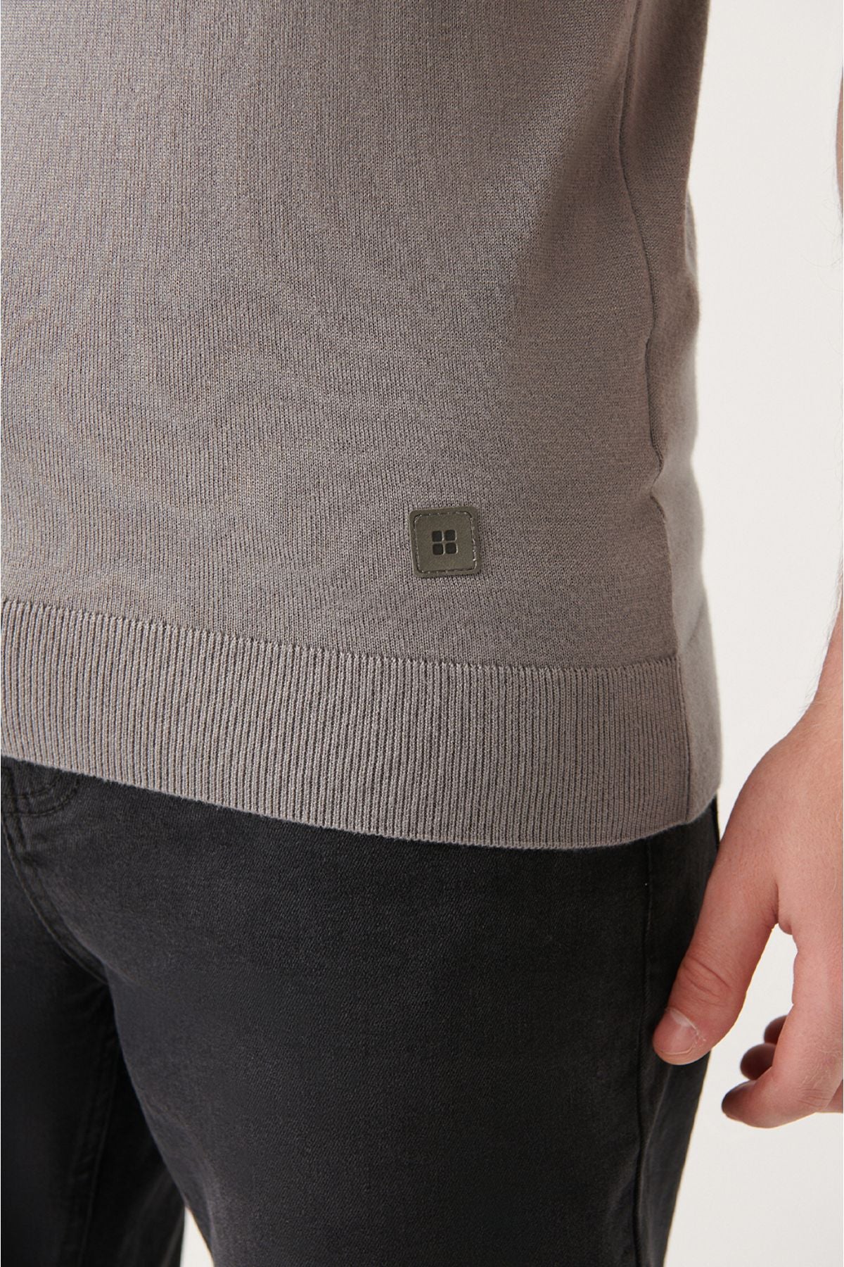 Men's gray bike collar chest and arm line detailed knitwear t-shirt a31y5116