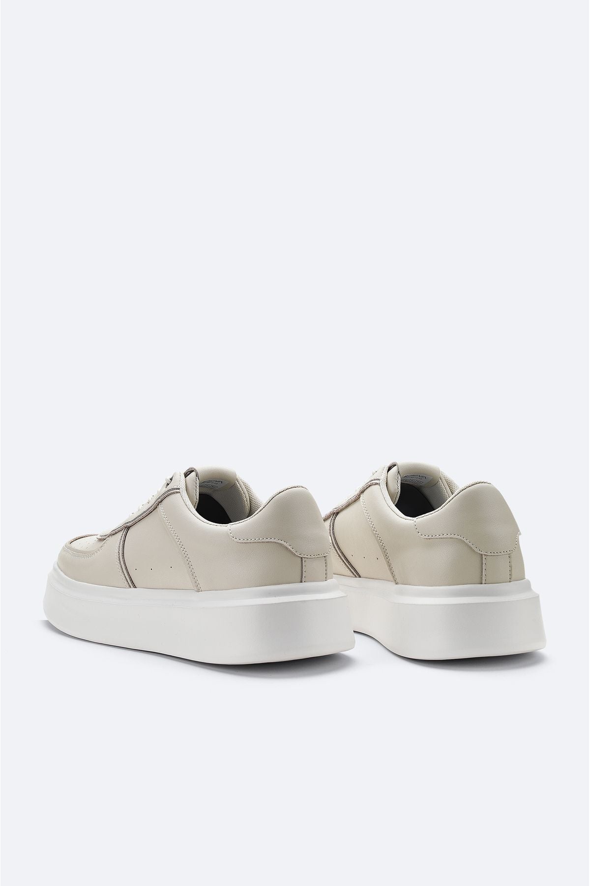 Men's white sneakers a42y8013