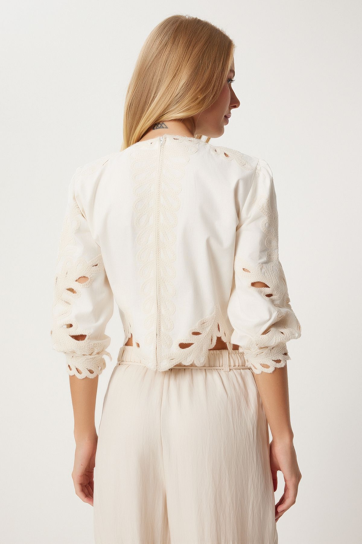 Female Ecru Outlet Lace Embroidered Crop Poplin BLZE QS00002