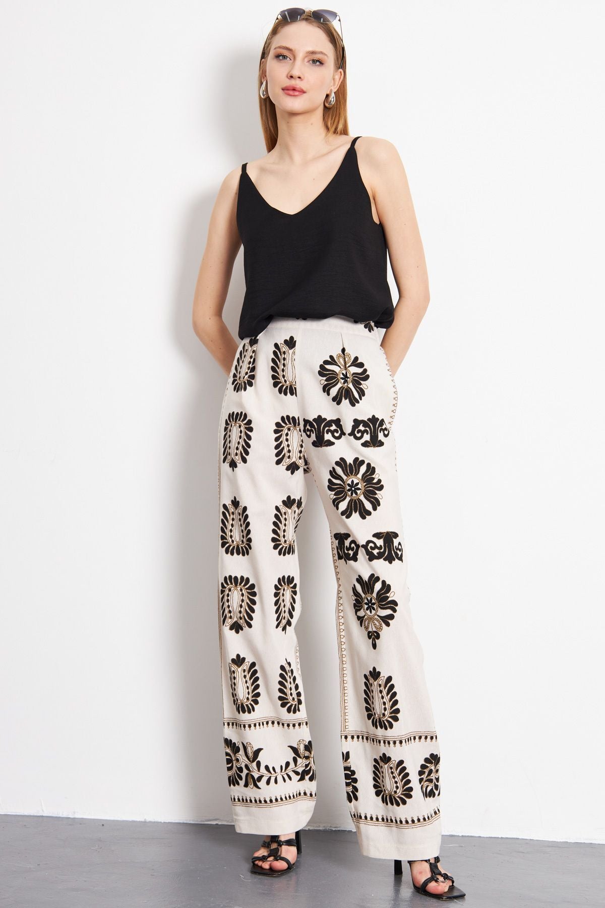 PALAZZO Pants with Patterned Patterned Patterned Patterned Black-Kahve Linen