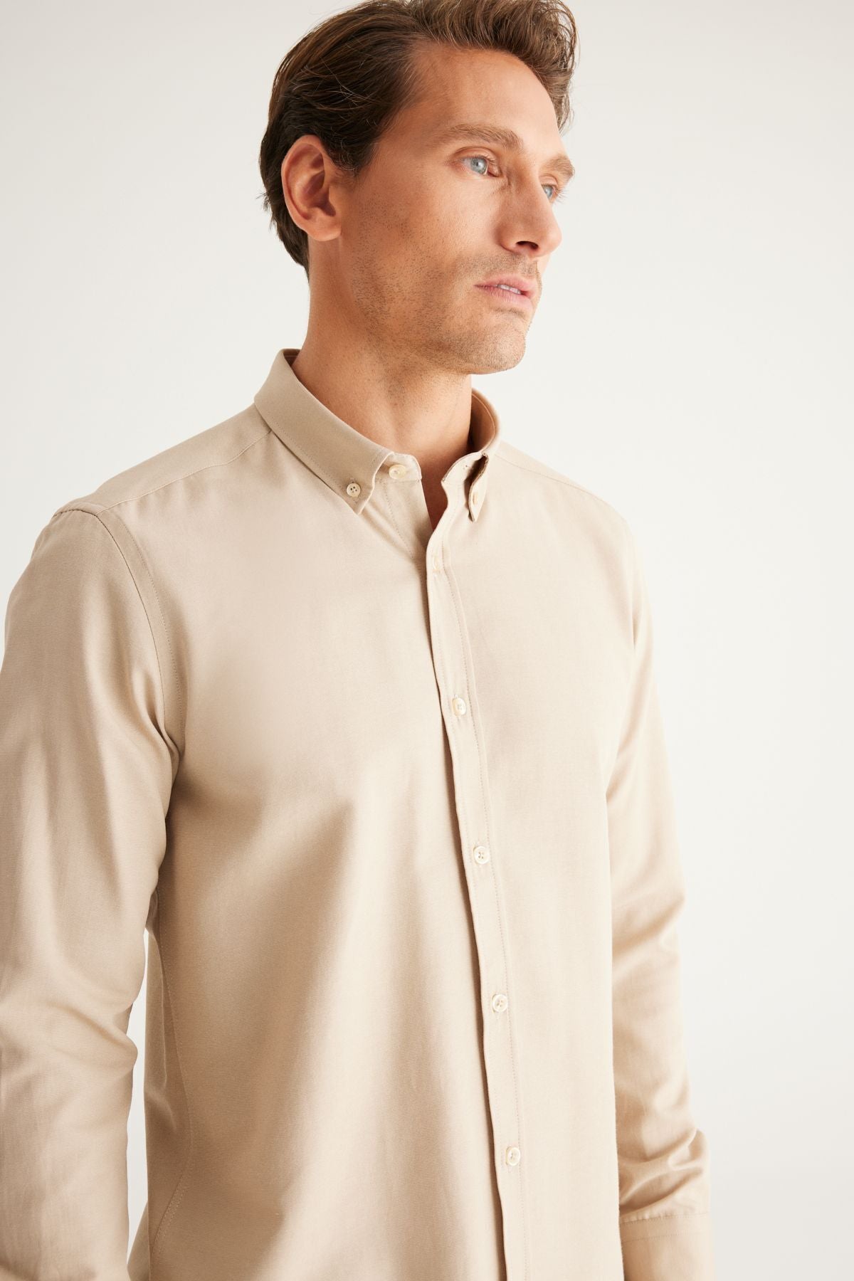 Men's Oxford Beige button collar easily ironed cotton slim fit narrow cut shirt