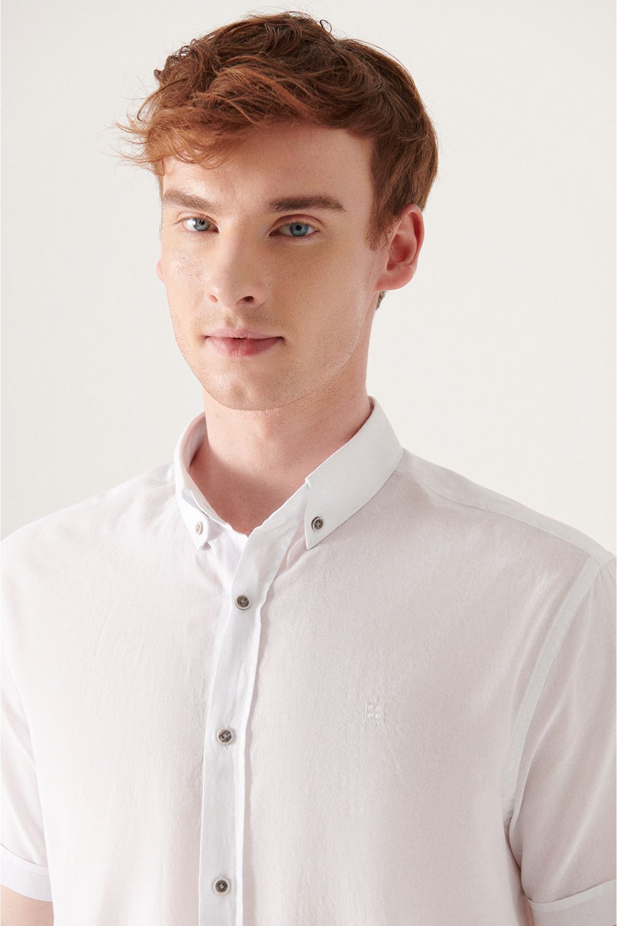 Men's white button collar 100 %cotton Futter Short Sleeve Shirt E002210