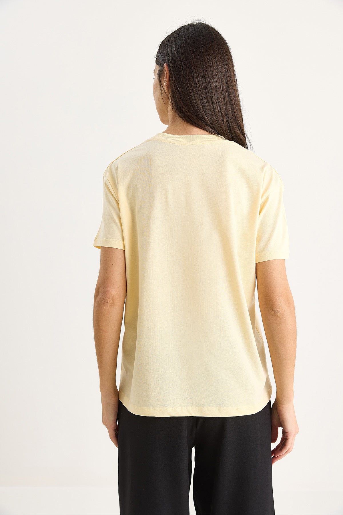 Women's Daisy Accessory Short Sleeve Cotton T-Shirt 60602039