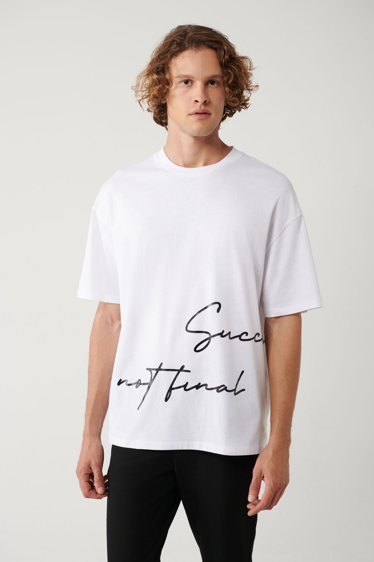 Men's White 100 %Cotton Bicycle Collar Printed T-Shirt A41y1038
