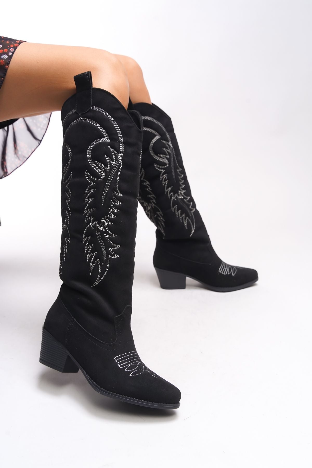 Zreidira Women's Embroidery Western Boots 001290 Black Suede