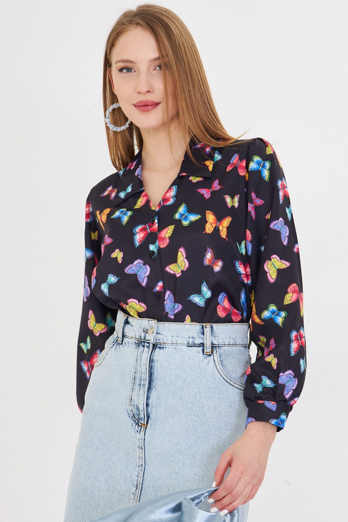 Female Black V-Neck Balloon Arm Patterned Shirt ARM-25Y001016