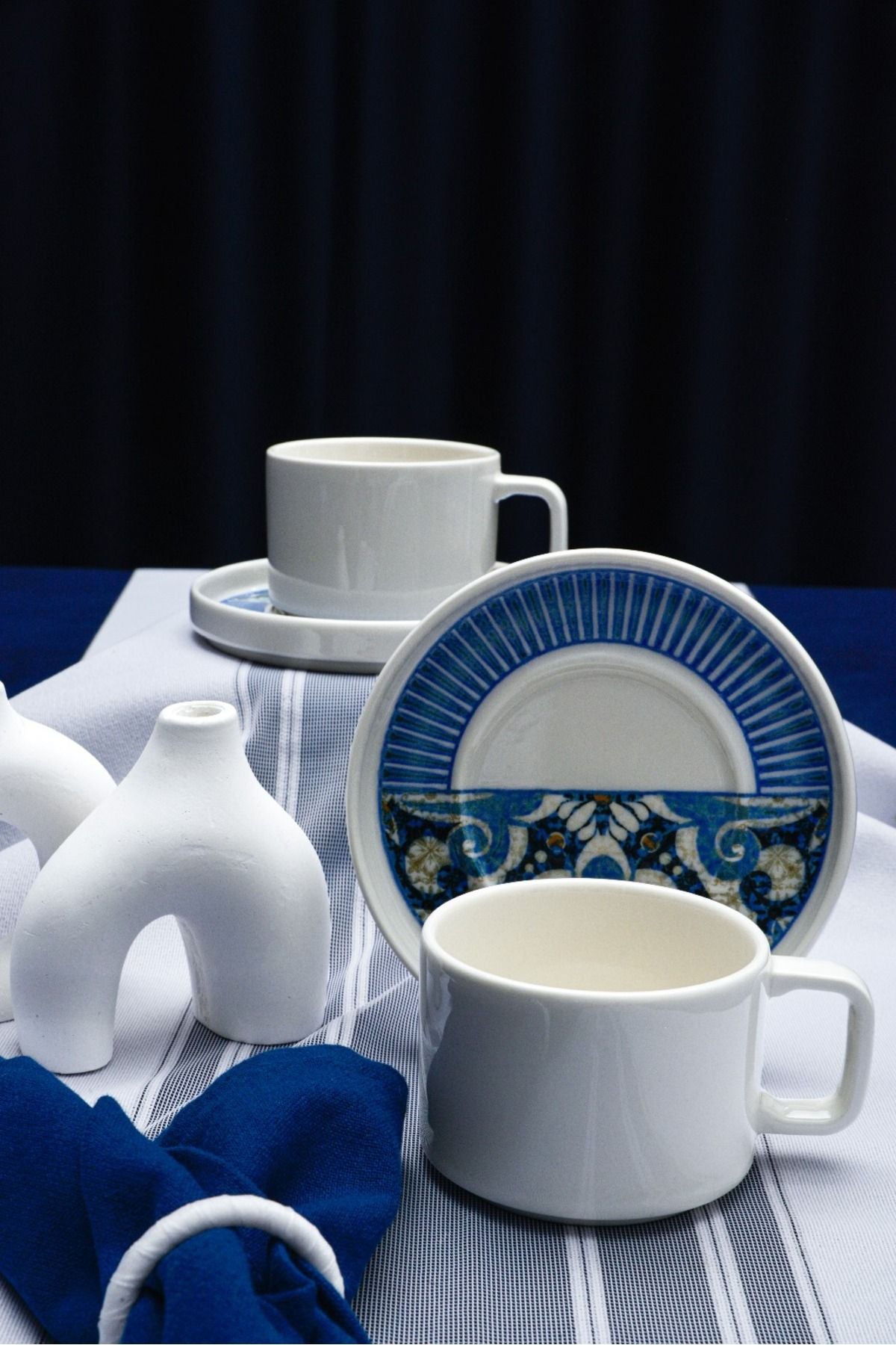 Azur 4 Piece 2 Person Porcelain Tea Cup Set