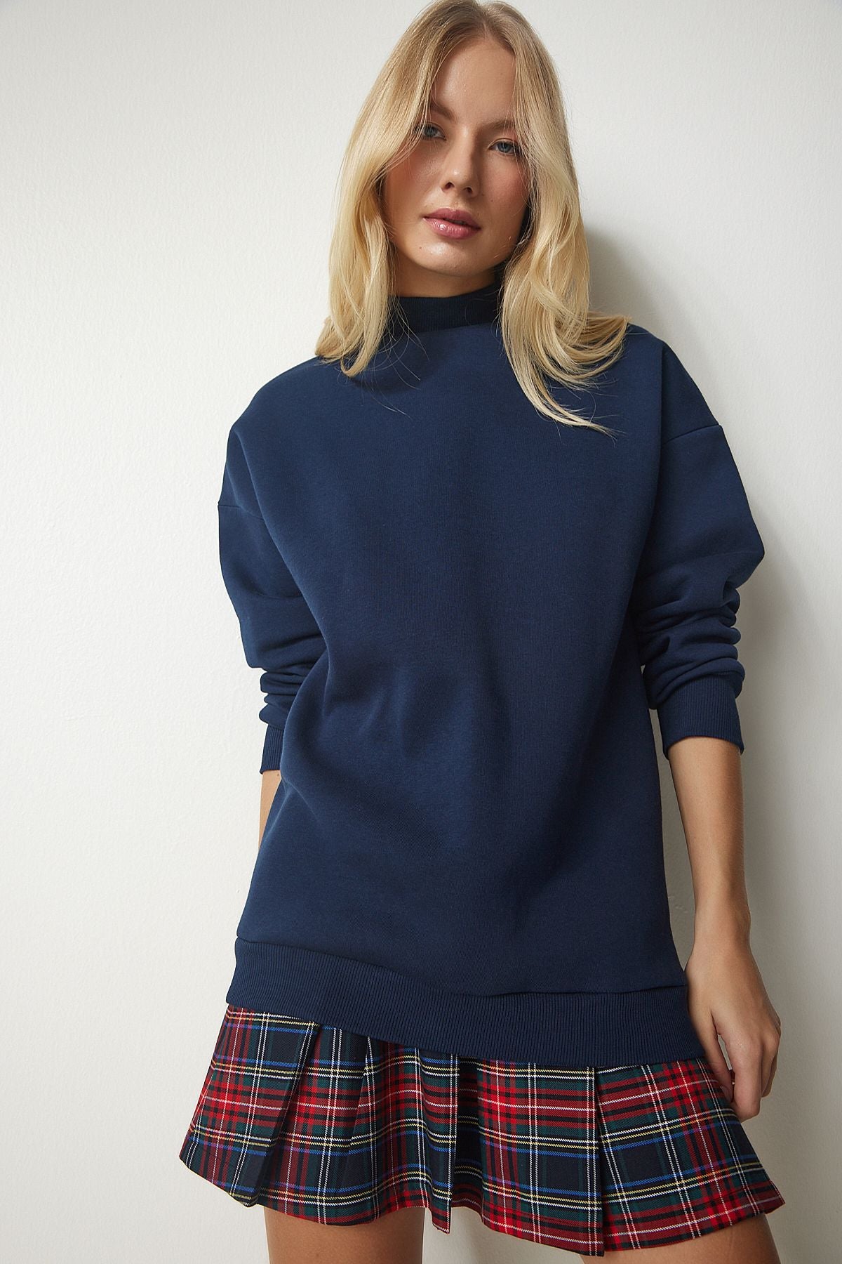 Woman Navy blue upright collar basic shrdon Sweatshirt UB00166