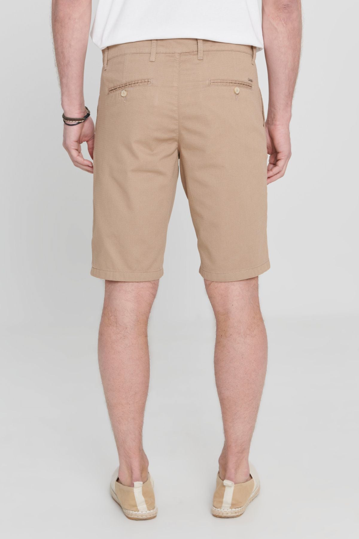 Slim fit narrow cut side pocket with wafer patterned shorts