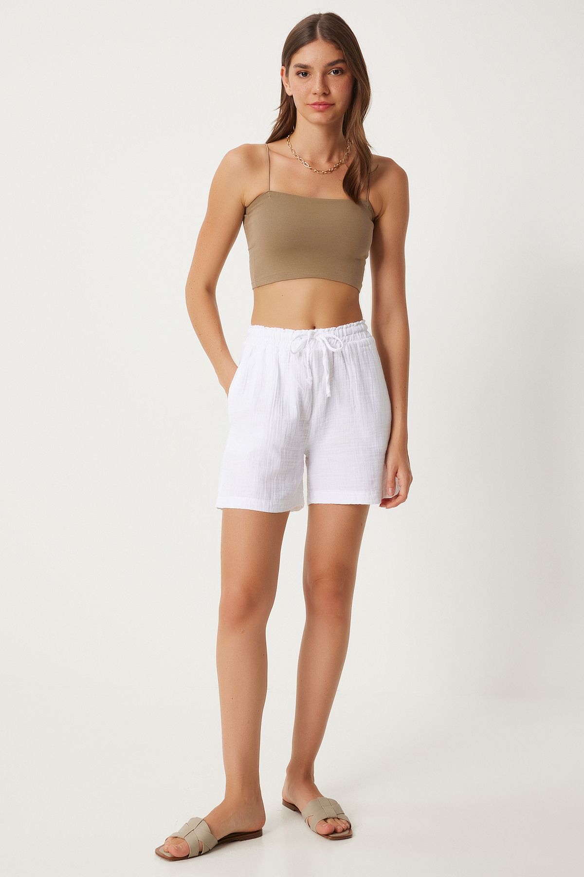 Female white pocket muslin shorts MX00168