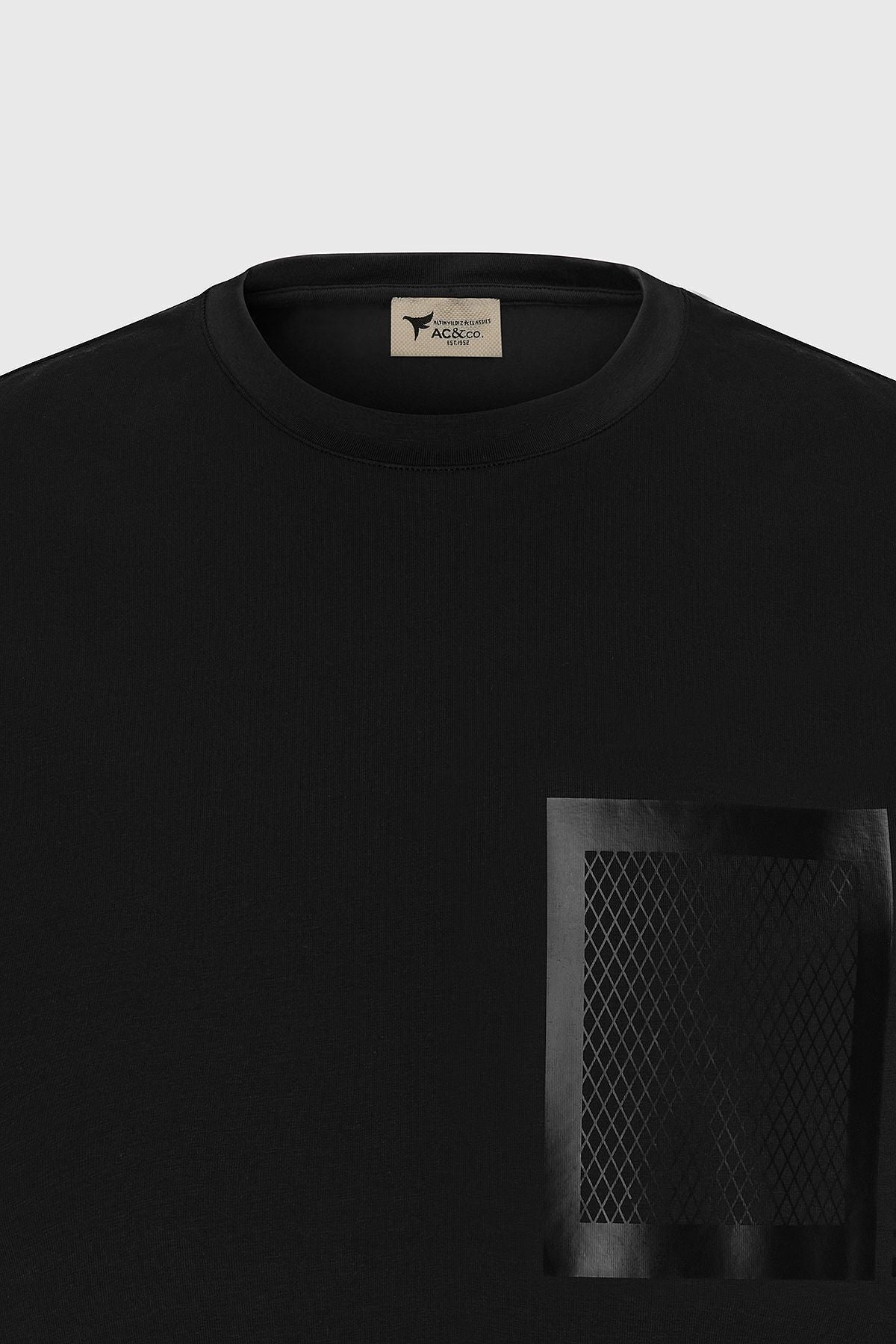 Men's black slim fit narrow cut bike bike collar cotton printed t -shirt