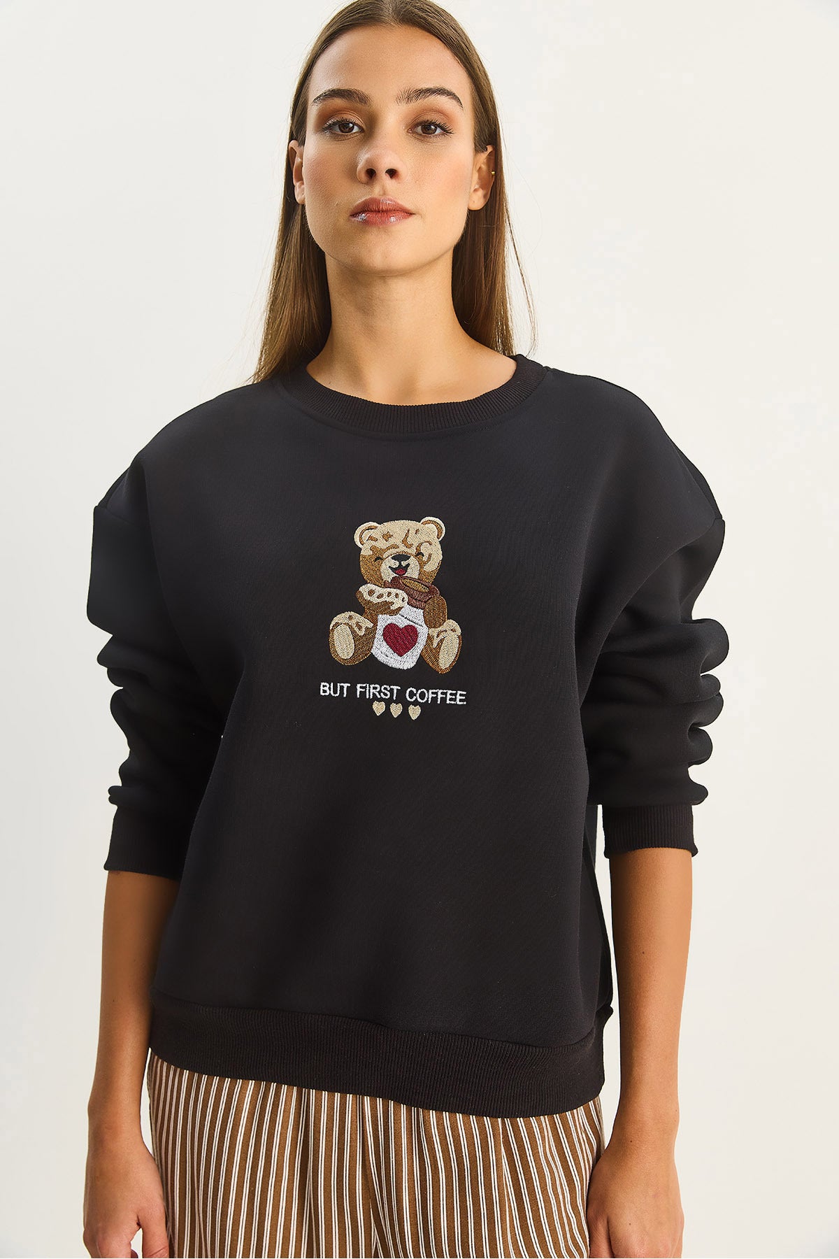Women's Teddy Embroidery Detailed Three Thread Raised Sweatshirt 60601044