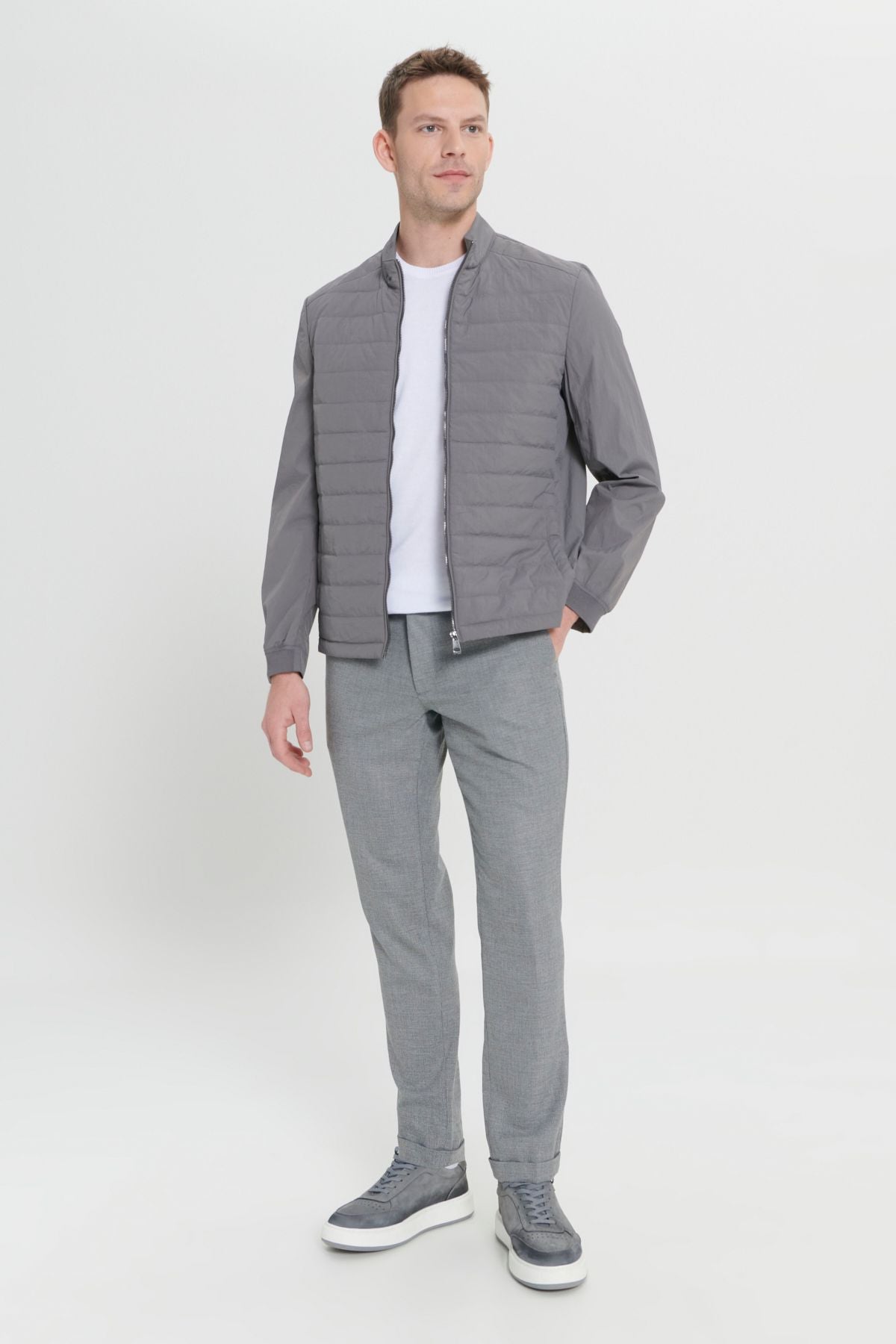 Men's gray windproof standard standard fit normal cut hidden hooded side pocket fine coat