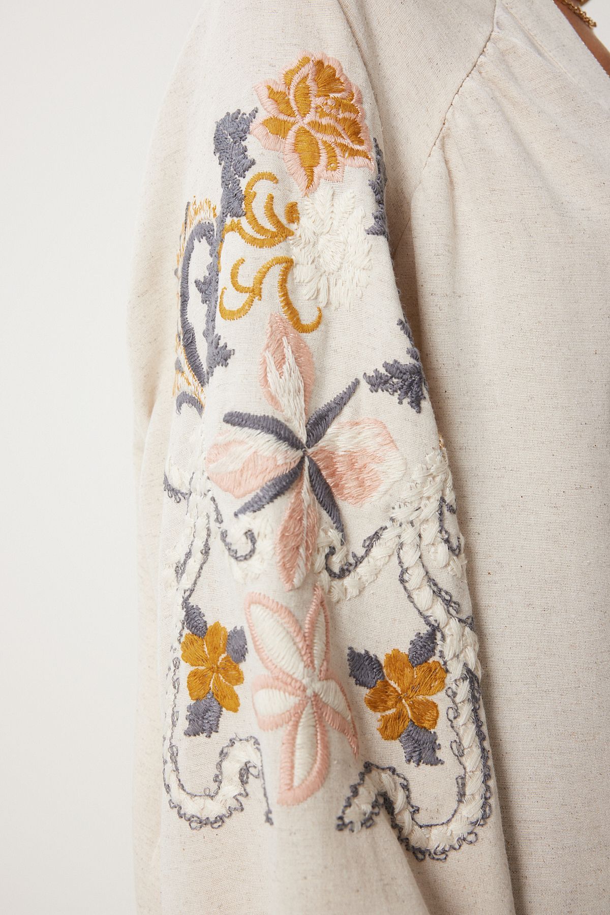 Women's Cream Orange Embroidered Kimono Or00005
