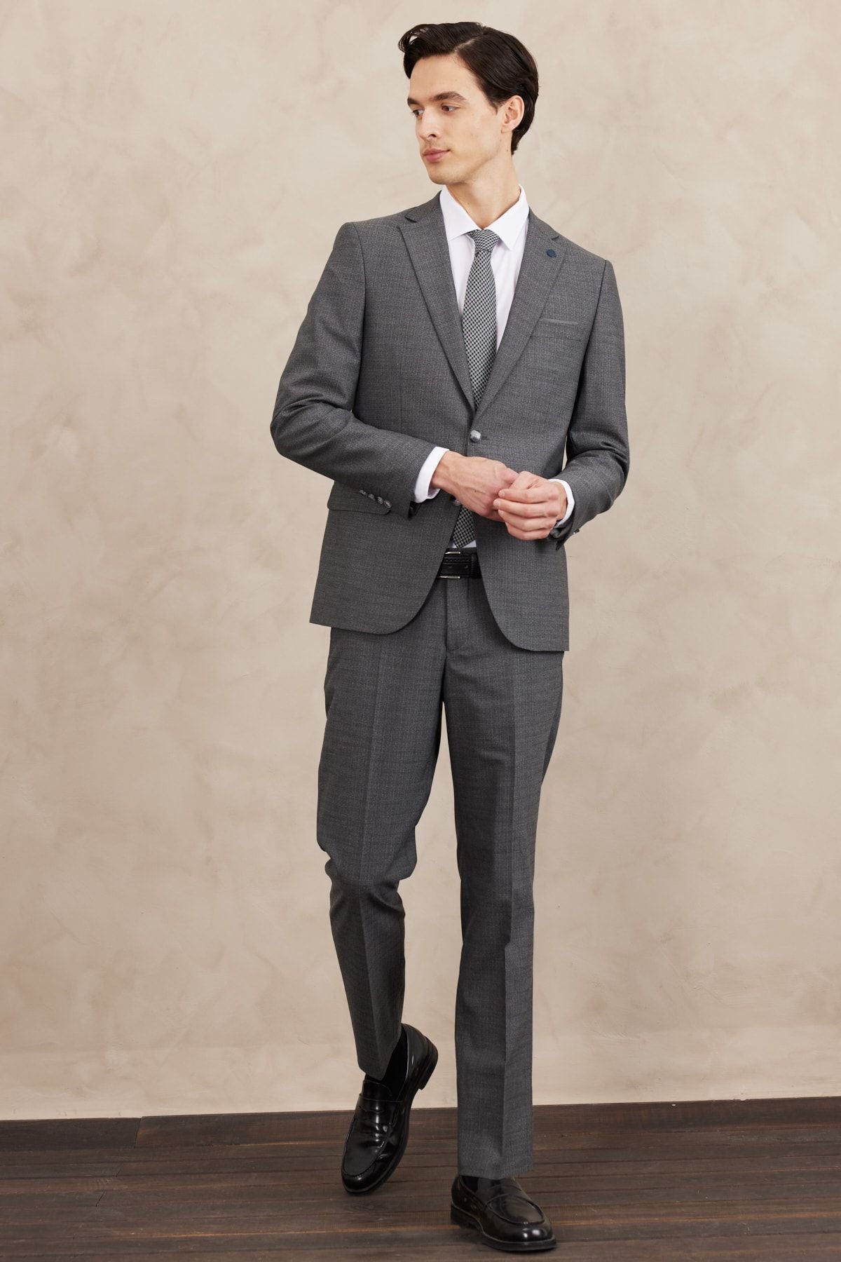 Men's gray slim fit narrow cutting mono collar striped suit