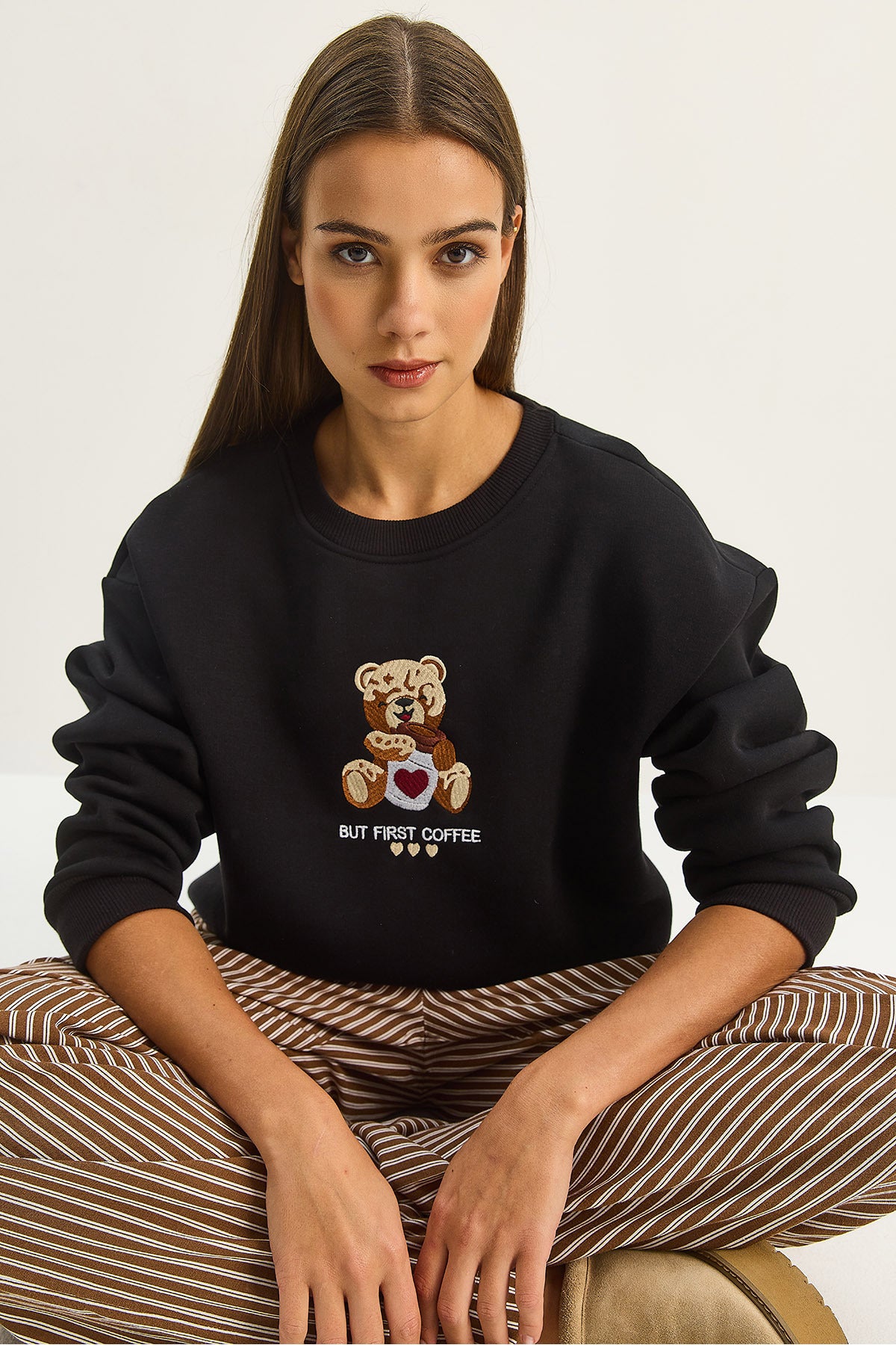 Women's Teddy Embroidery Detailed Three Thread Raised Sweatshirt 60601044