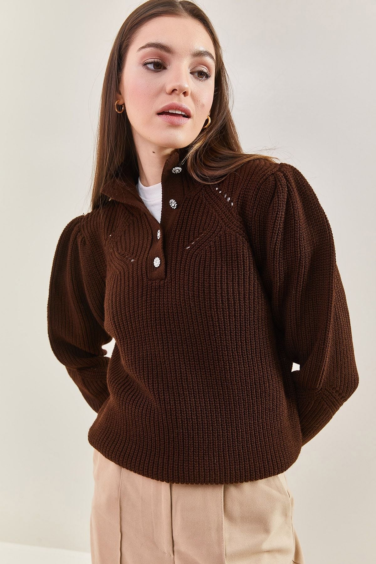 The women's collar is a stoneworking knitwear sweater