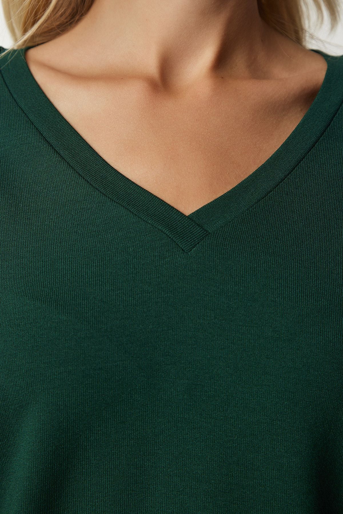 Female Emerald Green V -Yaka Knitwear Blouse UB00150