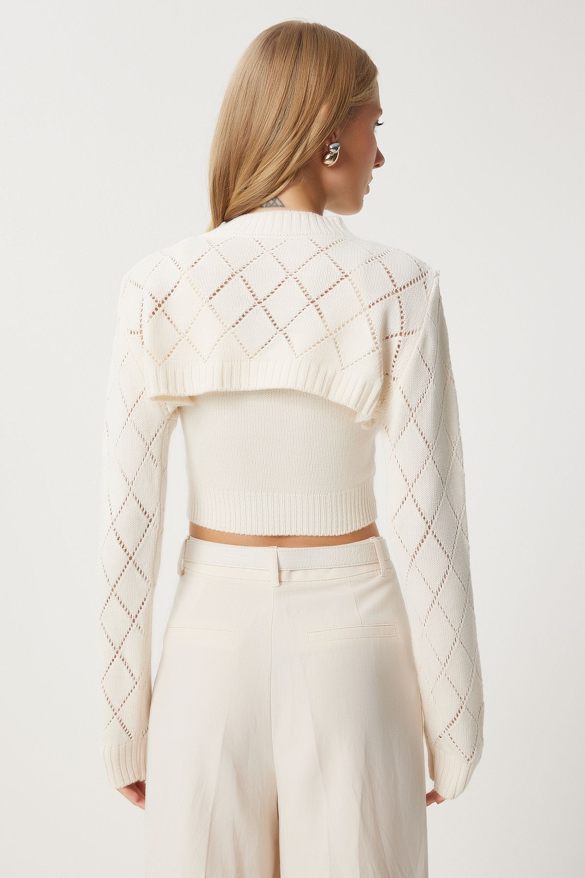 Women's cream fisherman collar knitwear athlete Crop team MT00153