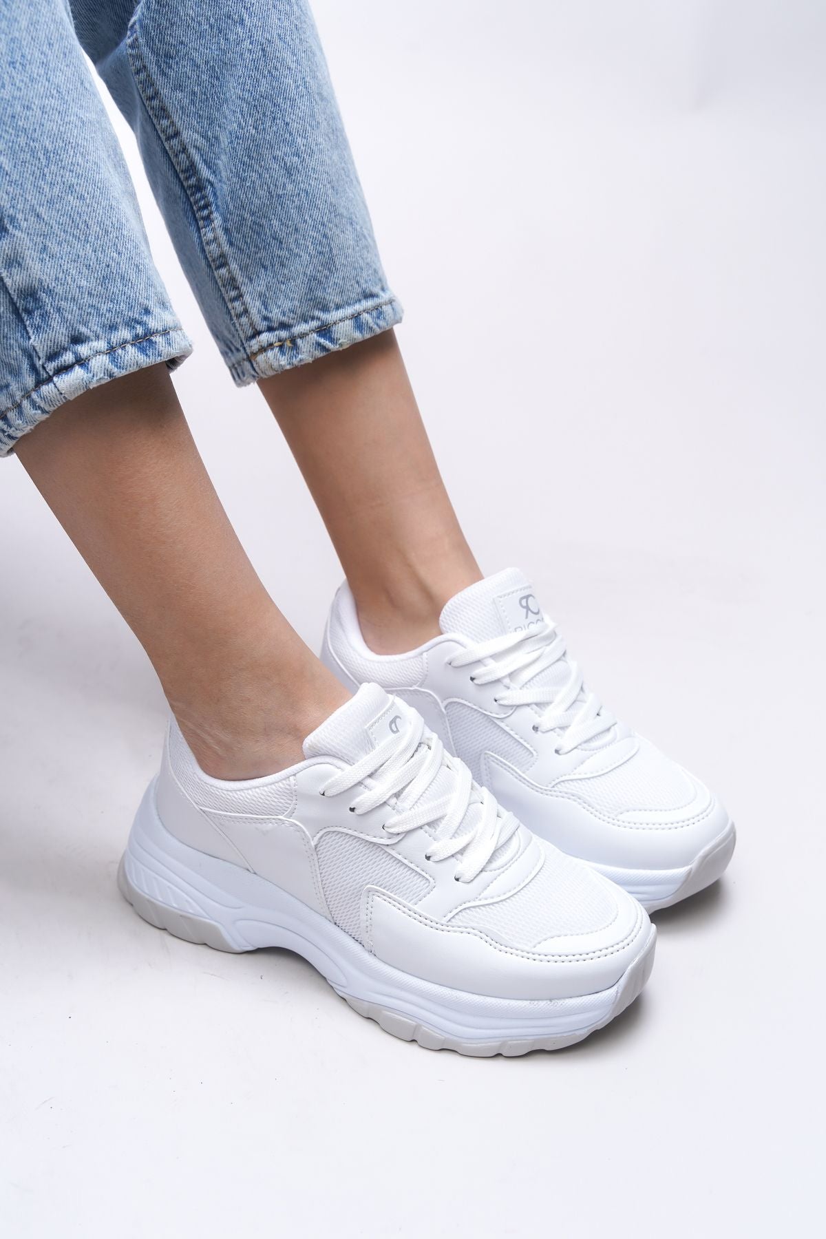 White Woman Sneaker 0012140