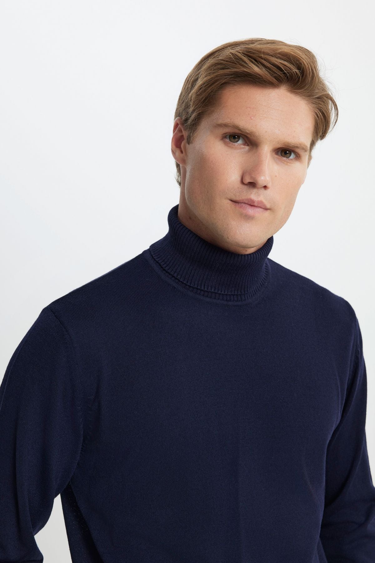 Men's navy blue standard fit normal cut full fisherman collar knitwear sweater